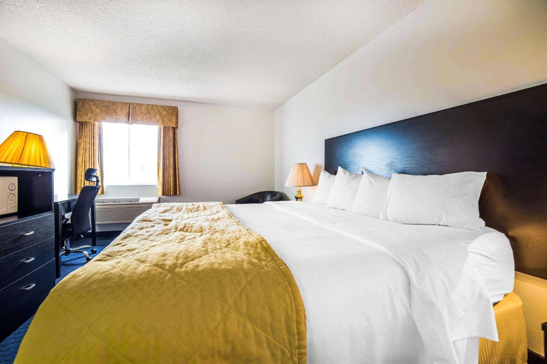 FairBridge Inn & Suites Sunnyside photo 10