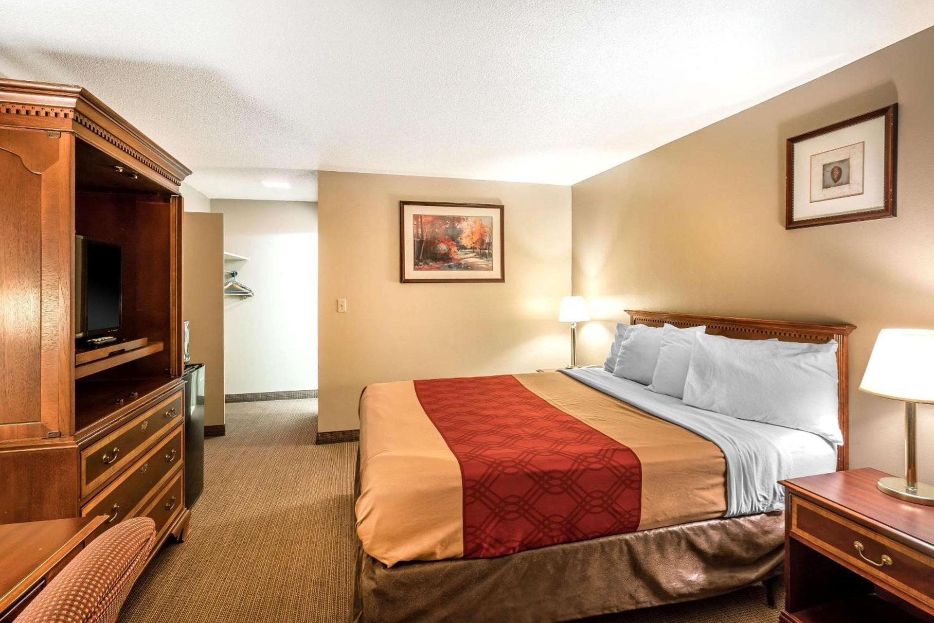 Holiday Lodge Yakima photo 18