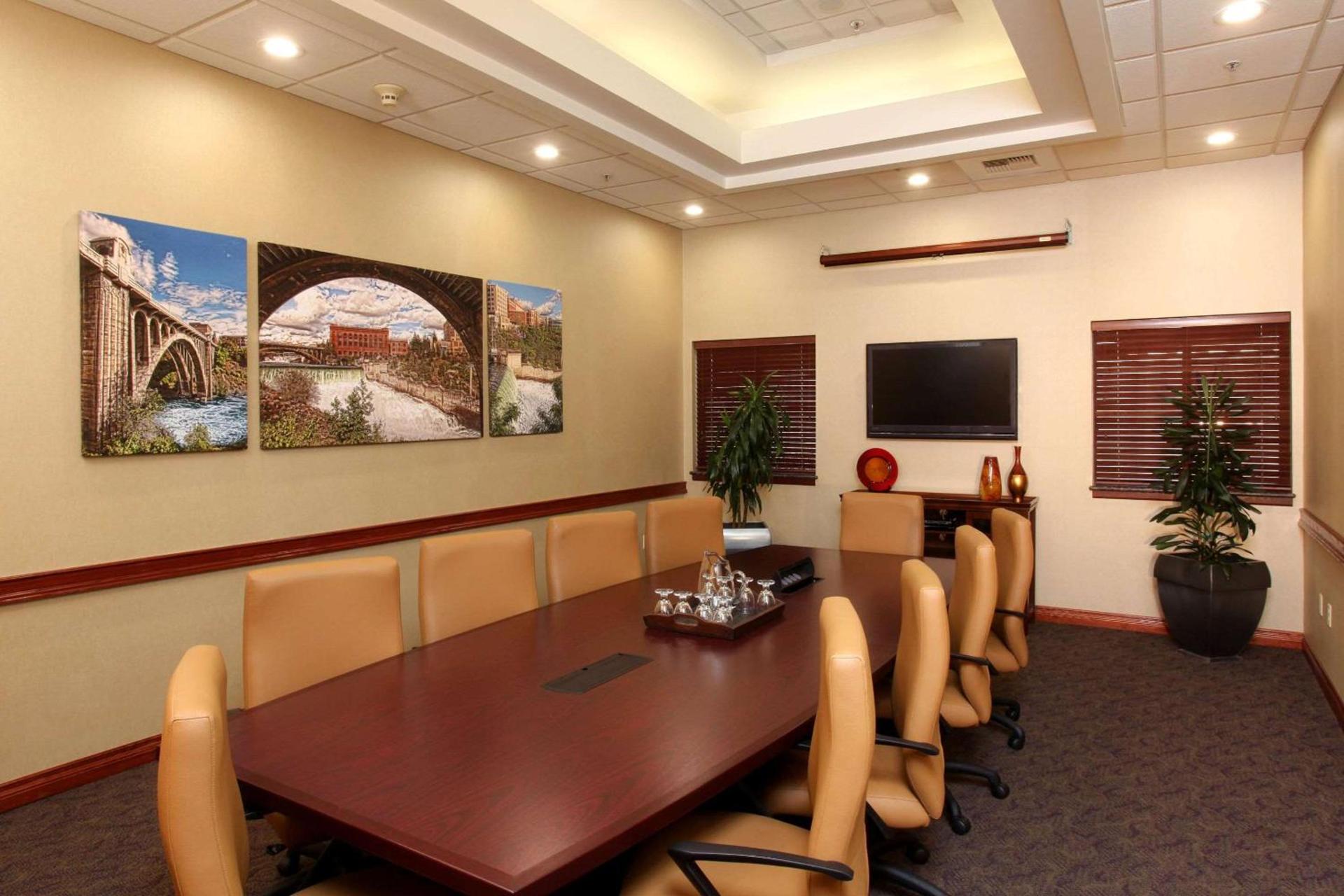 Quality Inn Oakwood photo 23