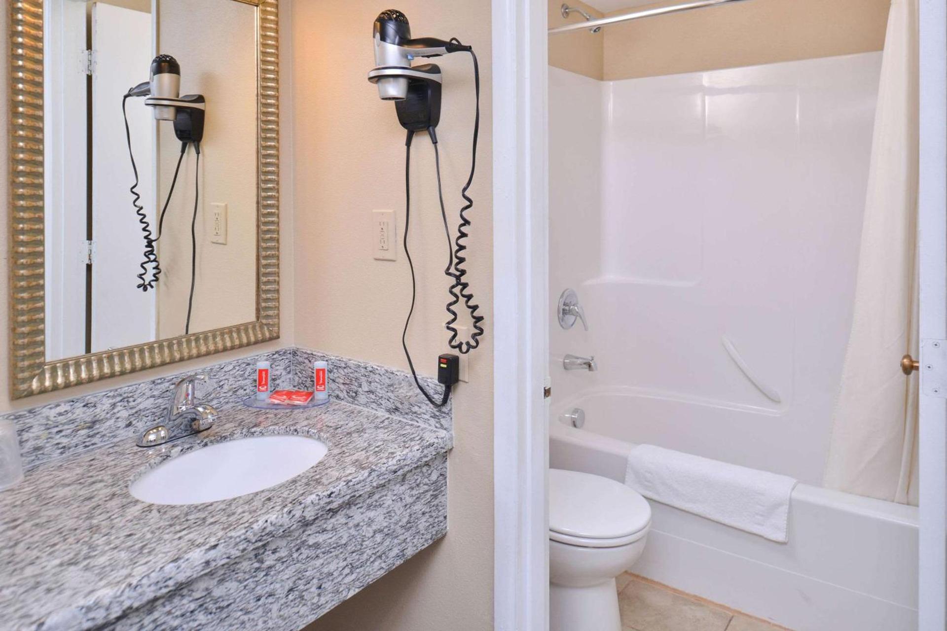 Econo Lodge Kennewick Tri-Cities photo 2
