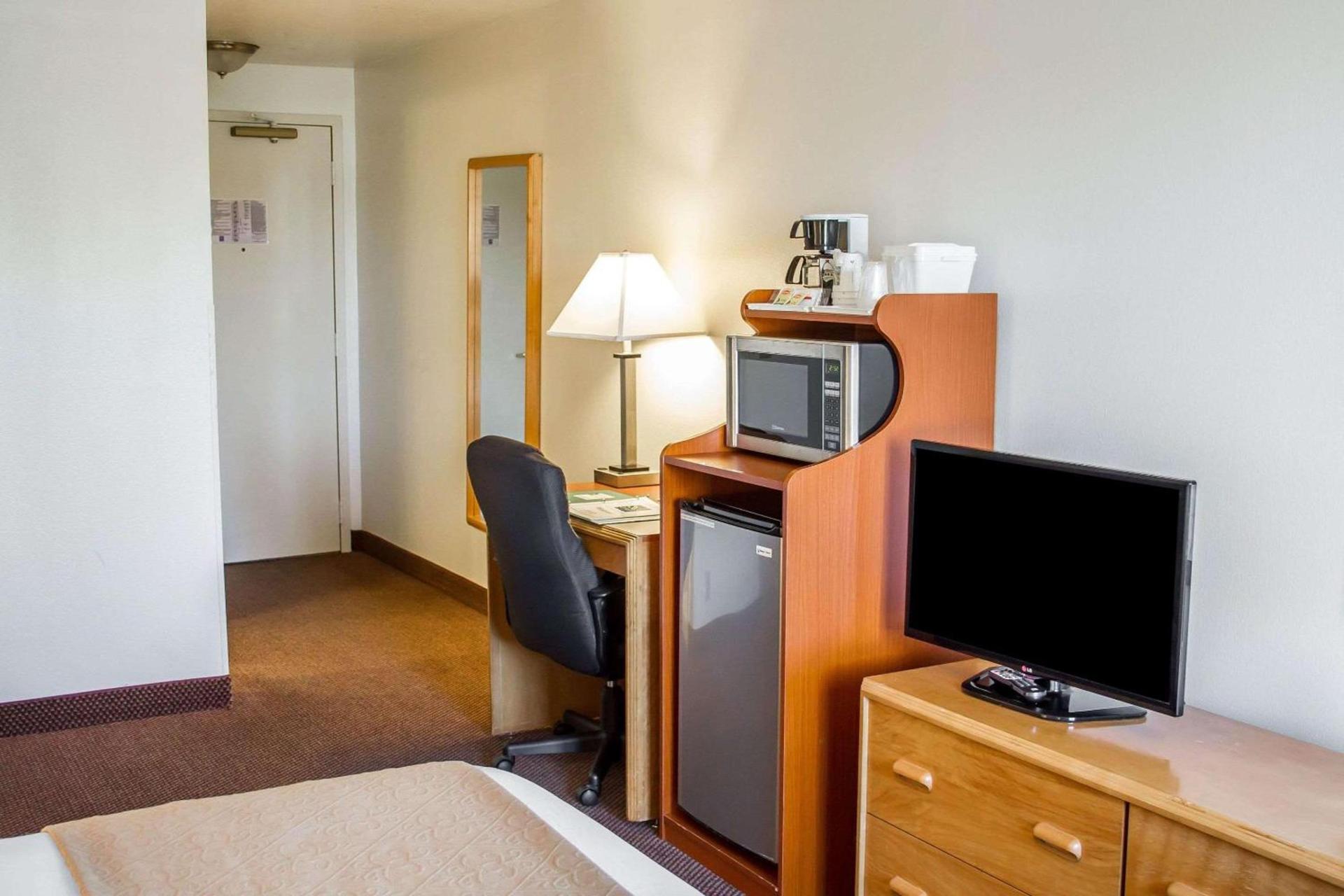 Quality Inn & Suites Longview Kelso photo 18