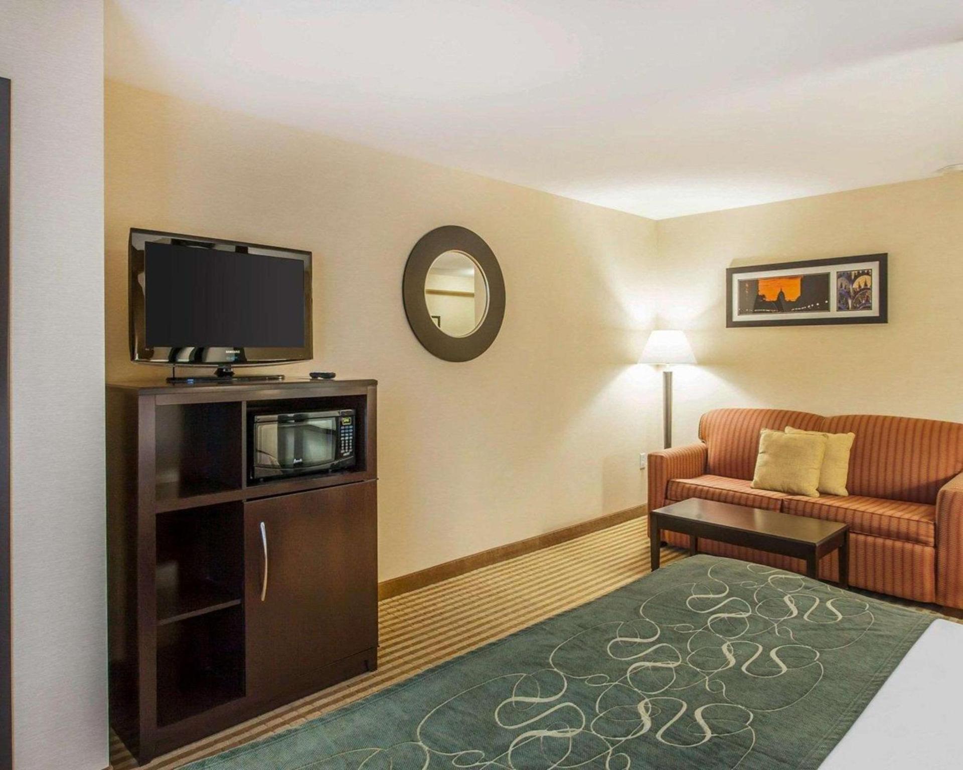 Comfort Suites Wenatchee Leavenworth photo 11
