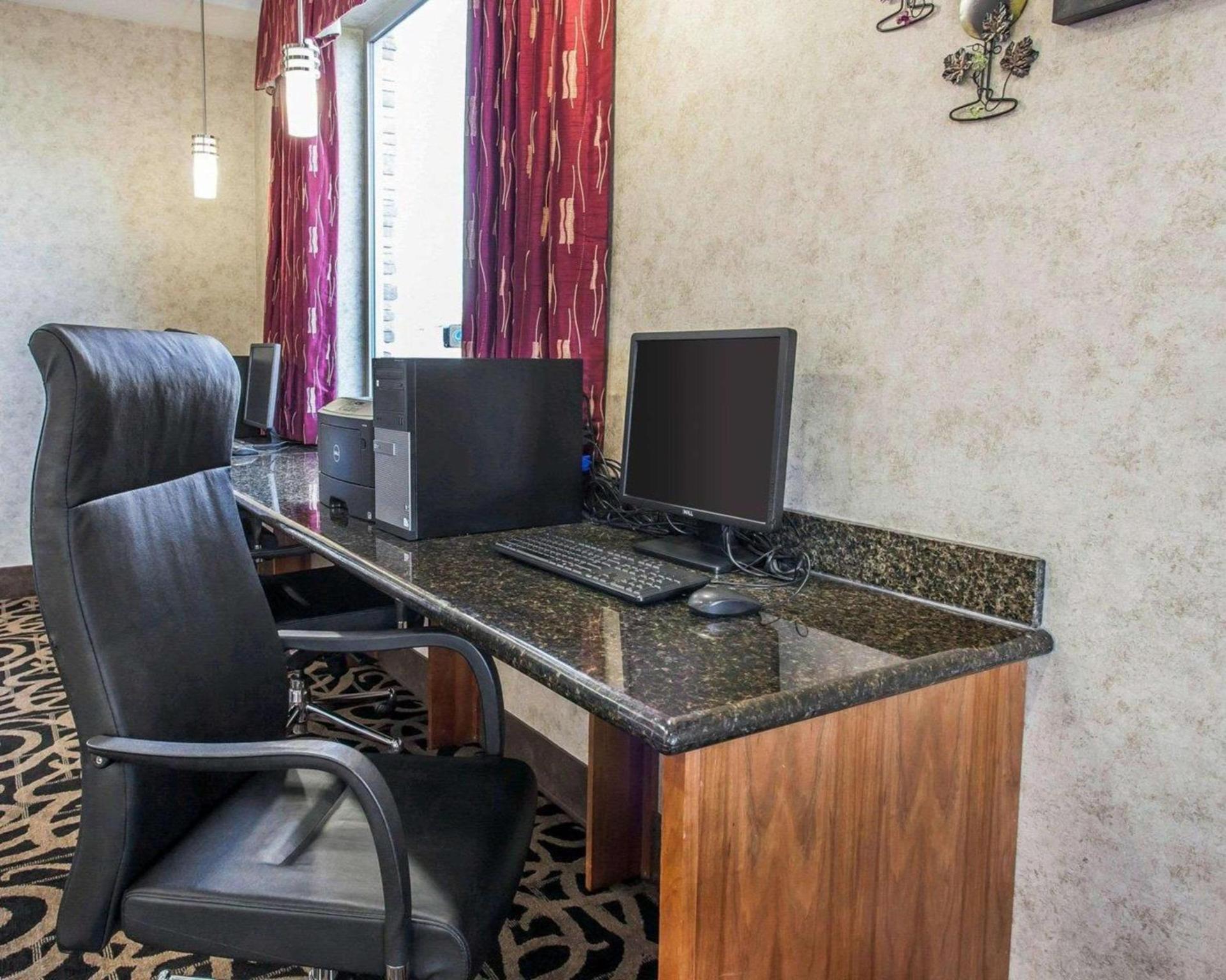 Comfort Suites Wenatchee Leavenworth photo 24