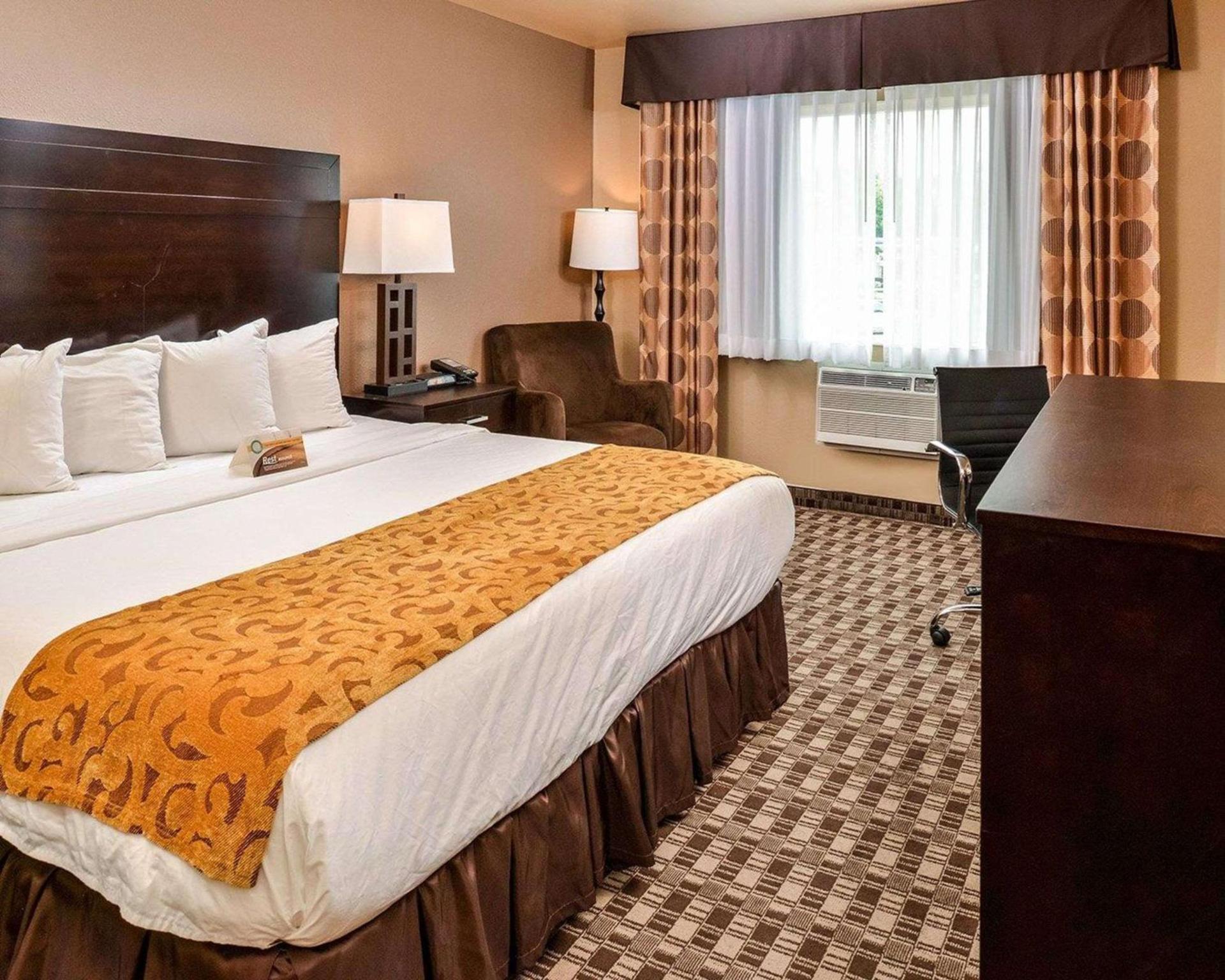 Clarion Pointe Kent - Seattle South photo 9