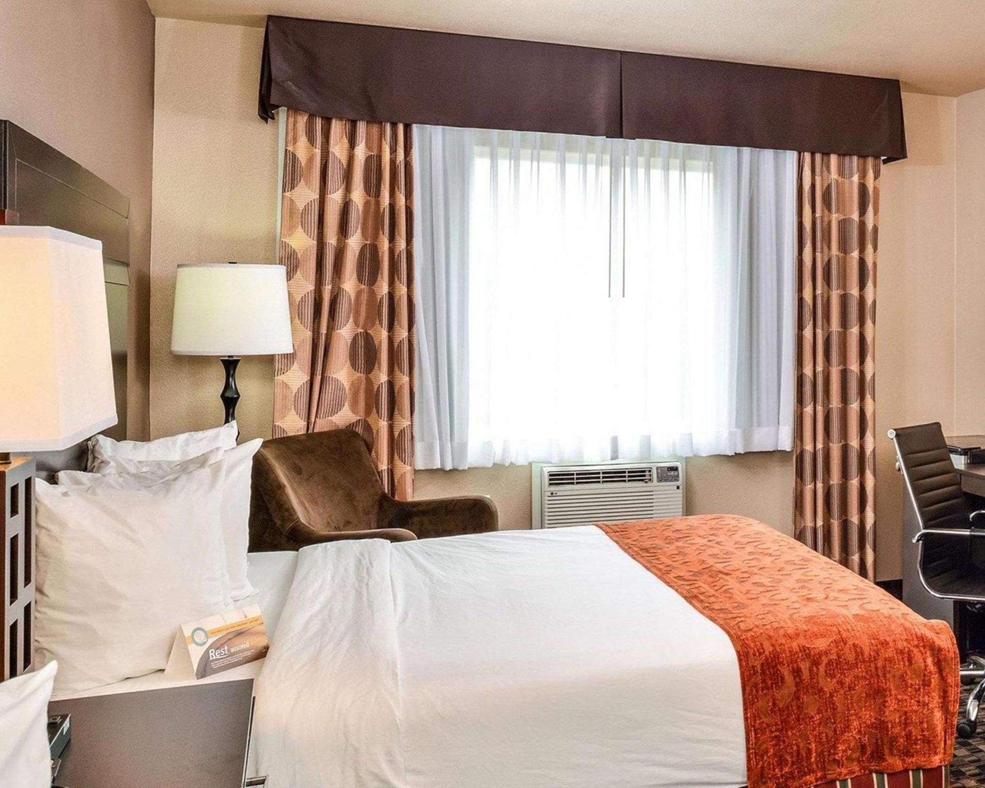Clarion Pointe Kent - Seattle South photo 15