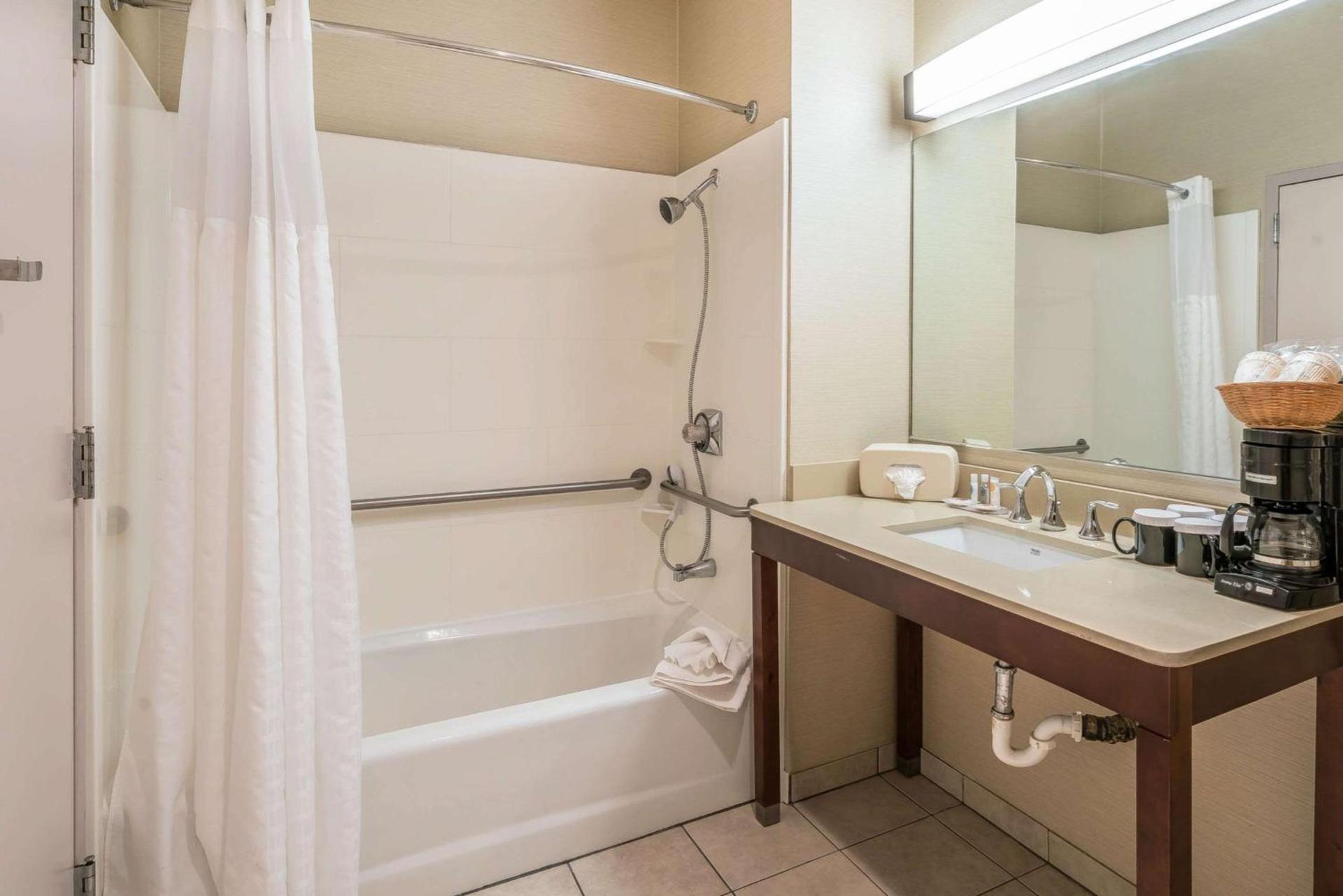Comfort Inn & Suites Seattle North photo 13
