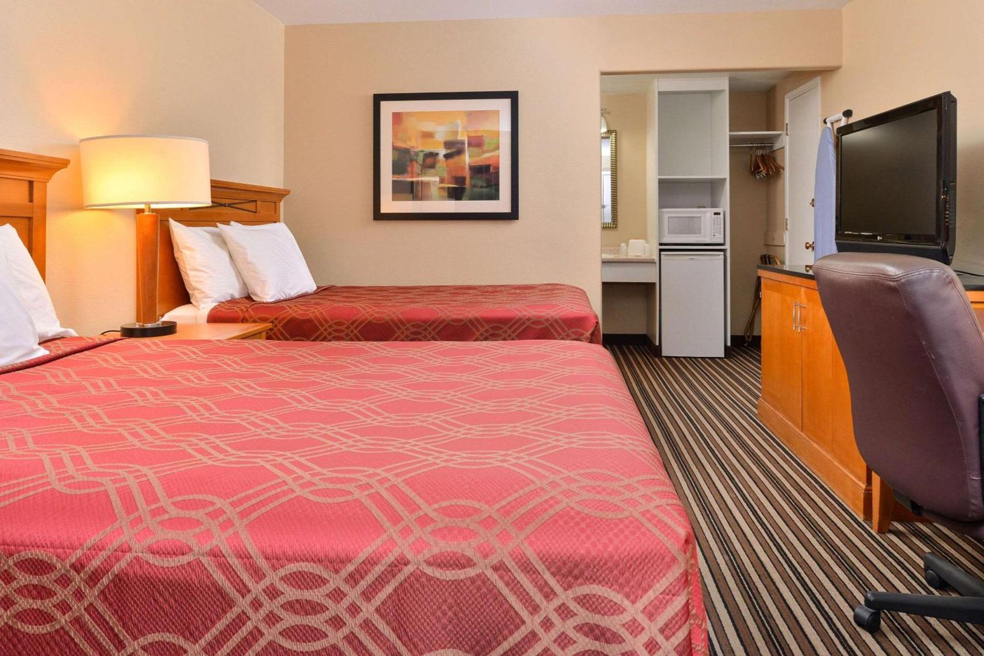 Econo Lodge Kennewick Tri-Cities photo 14