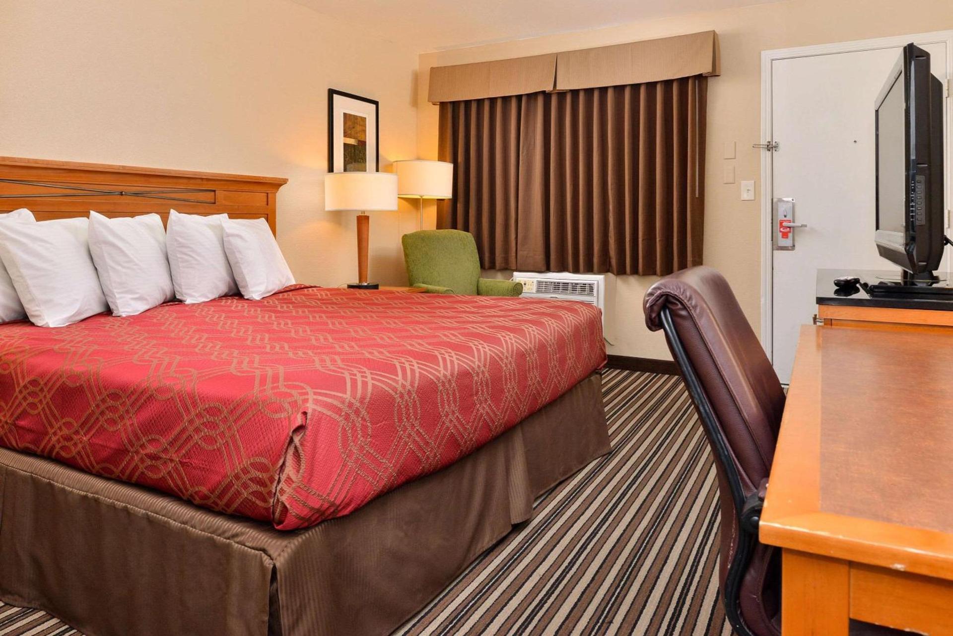 Econo Lodge Kennewick Tri-Cities photo 18