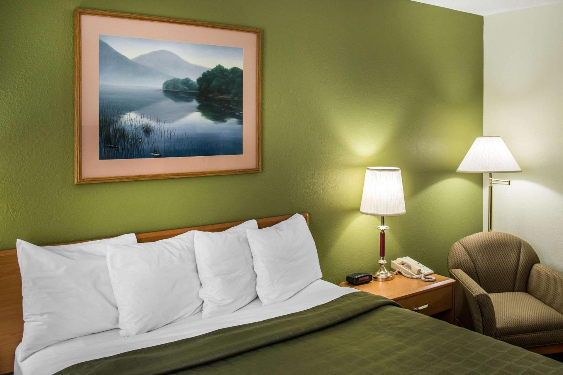 Hudson Inn & Suites photo 4