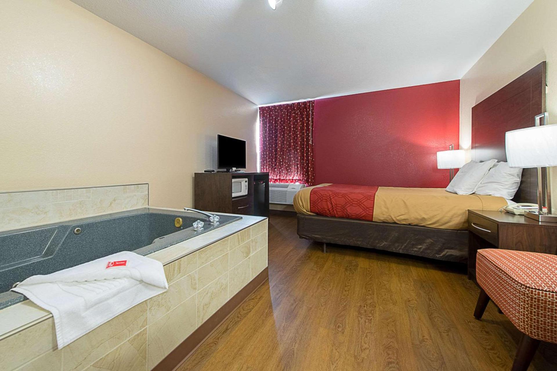 Econo Lodge Buckley Bonney Lake photo 16