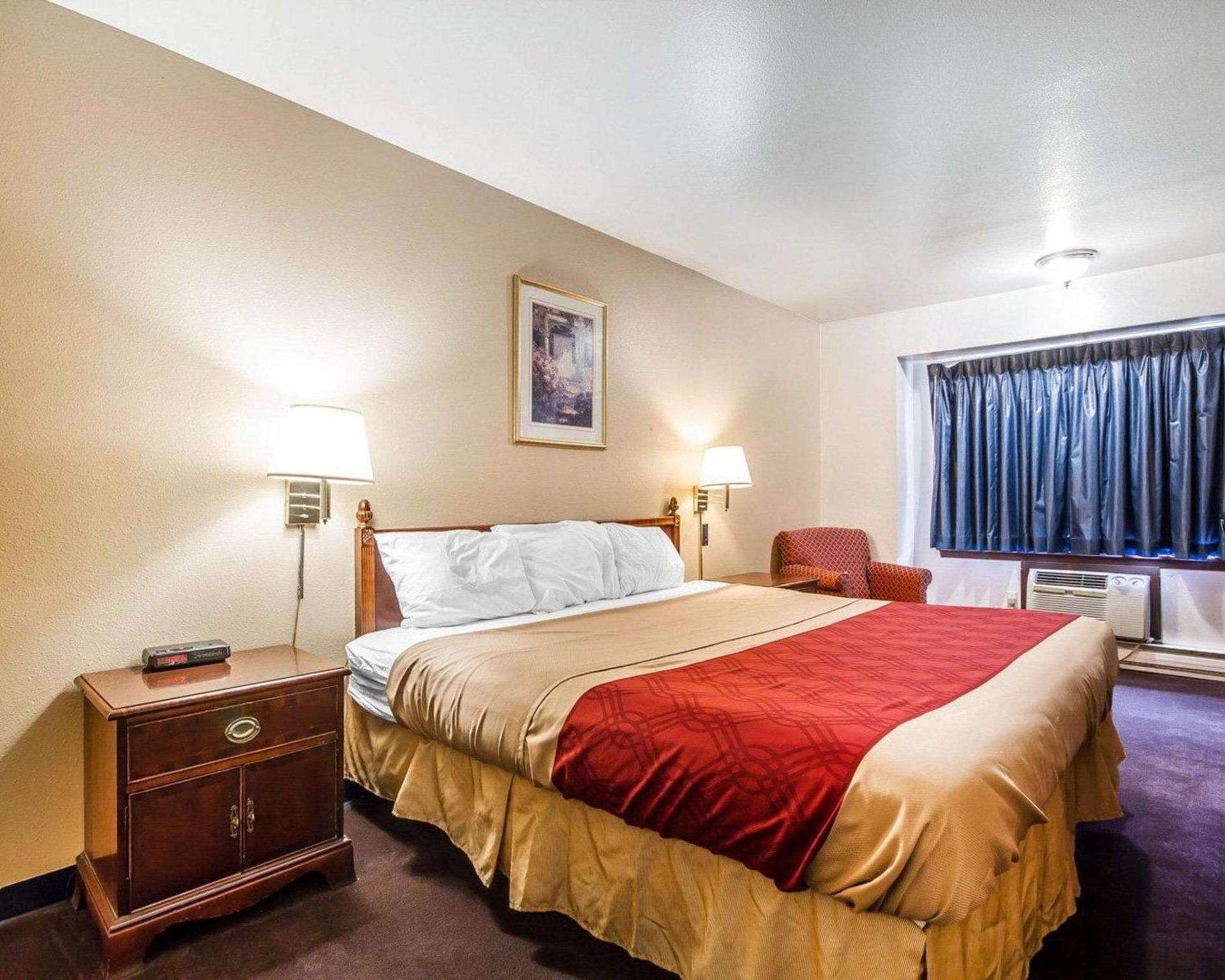 Rodeway Inn & Suites Madison East photo 22