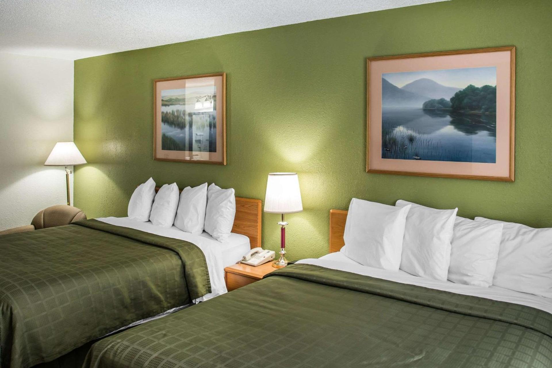 Hudson Inn & Suites photo 9
