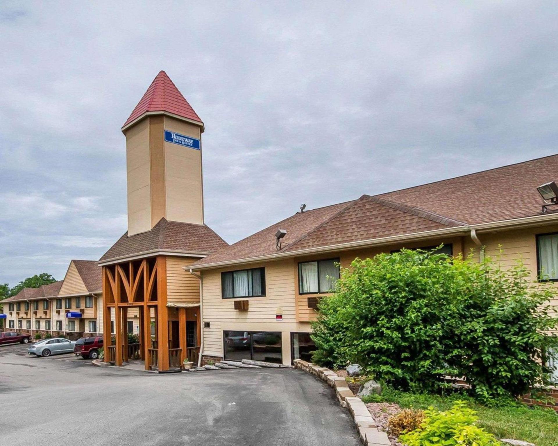 Rodeway Inn & Suites Madison East photo 21