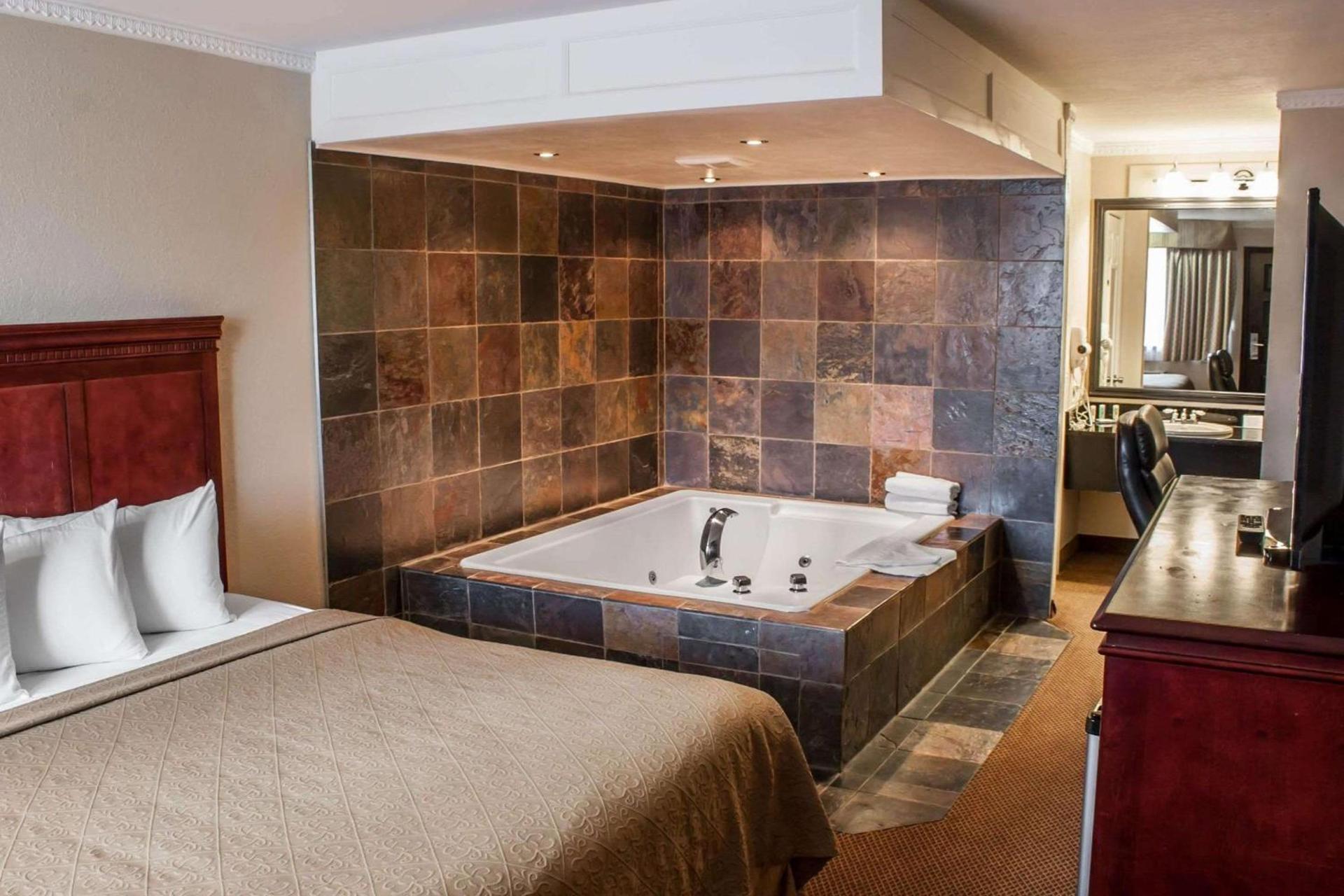 Quality Inn & Suites Fife Seattle photo 9