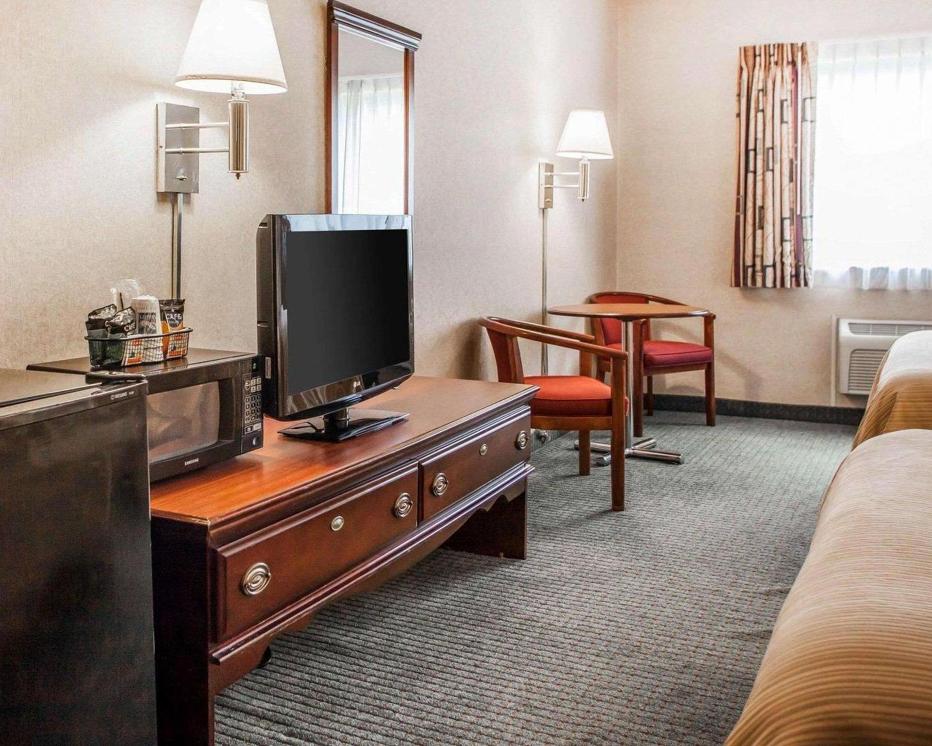 Quality Inn Beloit photo 8