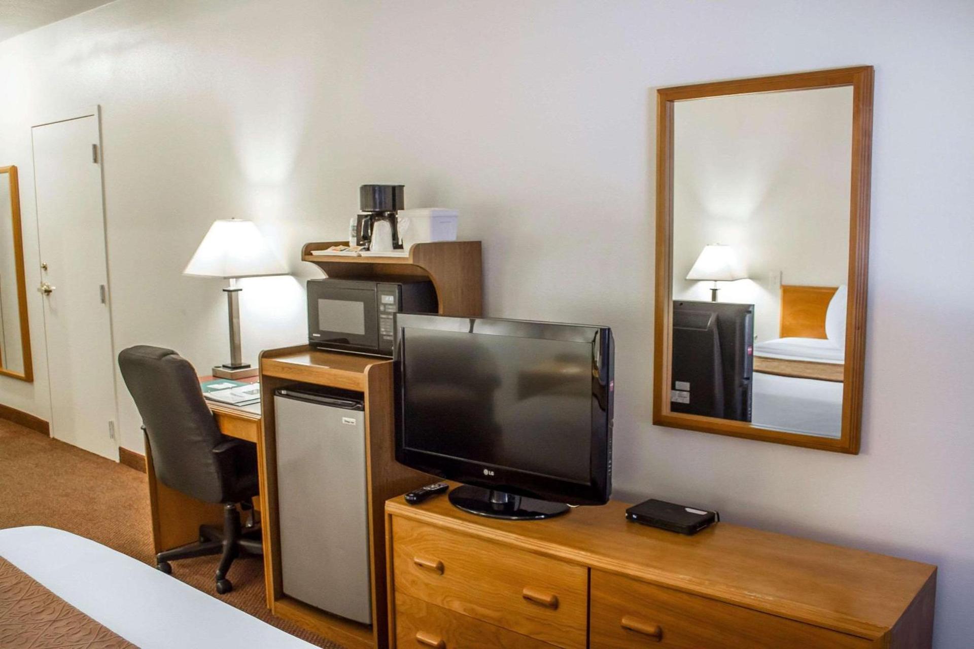 Quality Inn & Suites Longview Kelso photo 11