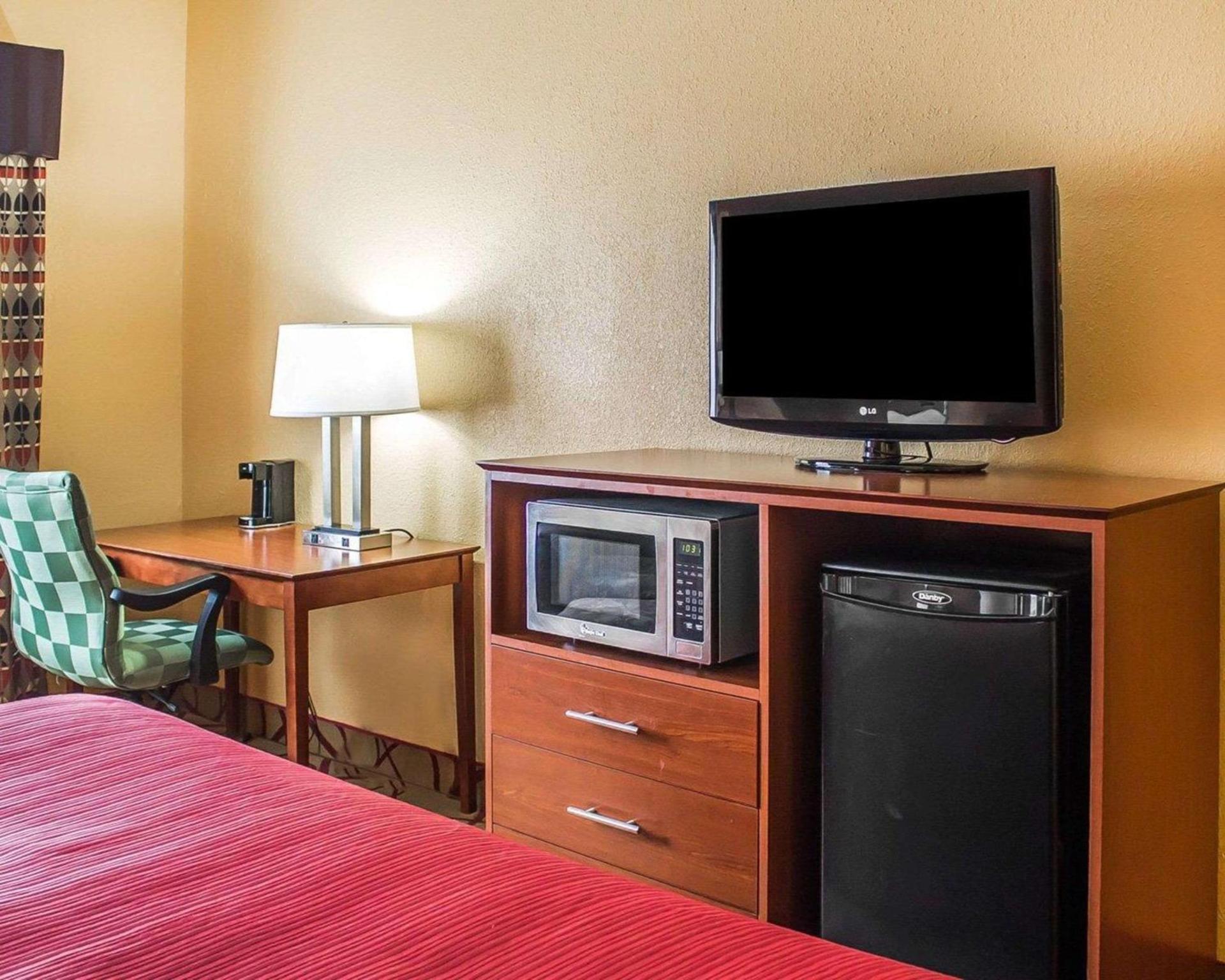 Quality Inn Manitowoc photo 11