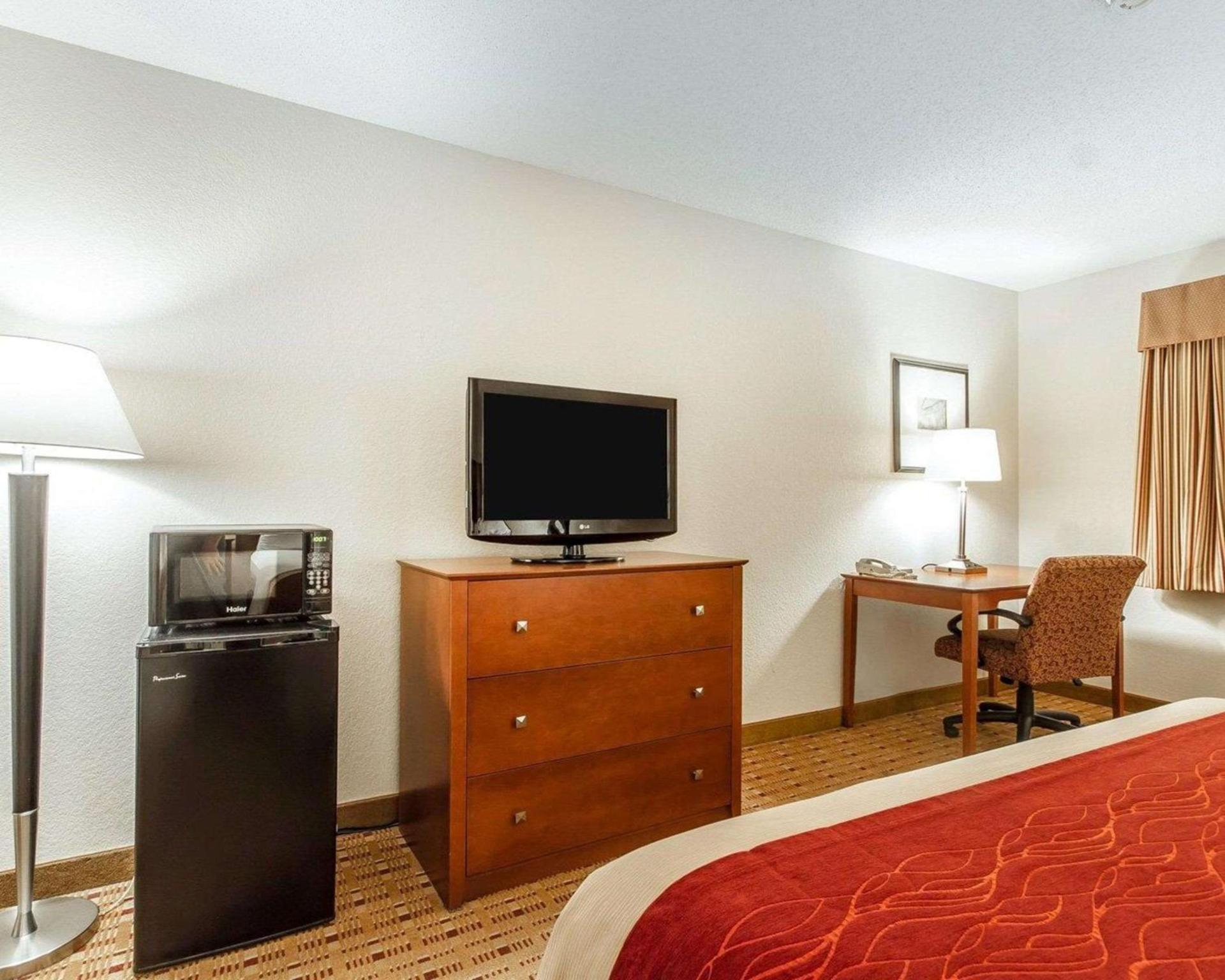 Quality Inn & Suites Eau Claire University Area photo 31