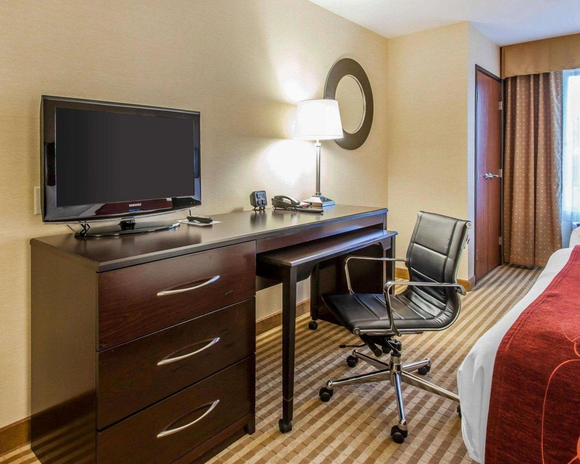 Comfort Suites Wenatchee Leavenworth photo 9