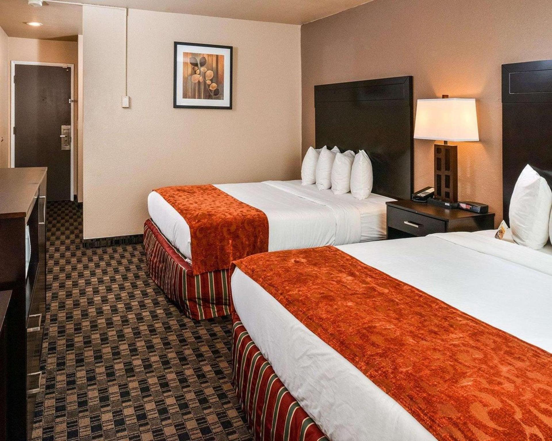 Clarion Pointe Kent - Seattle South photo 10