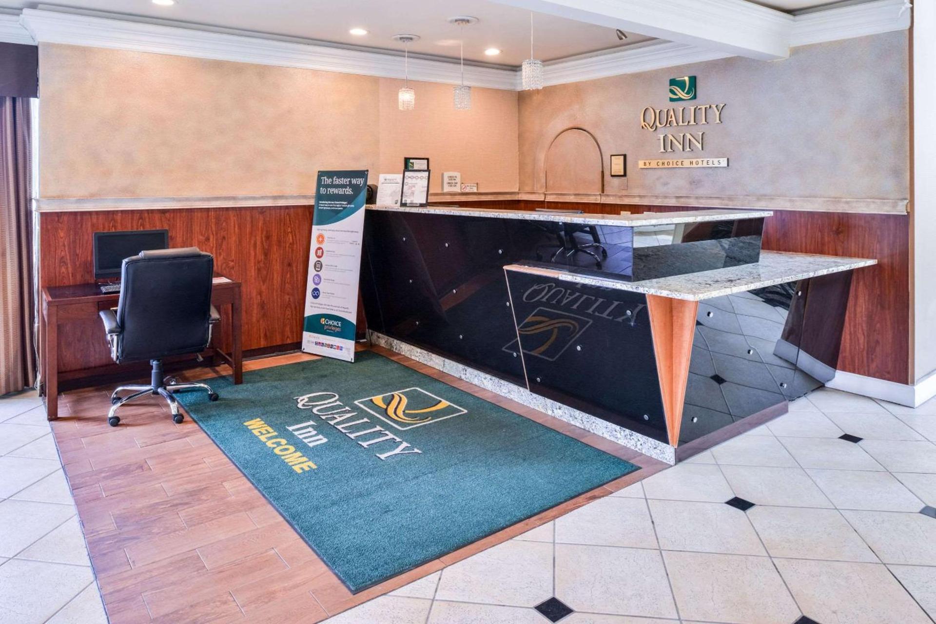 Clarion Pointe Kent - Seattle South photo 4