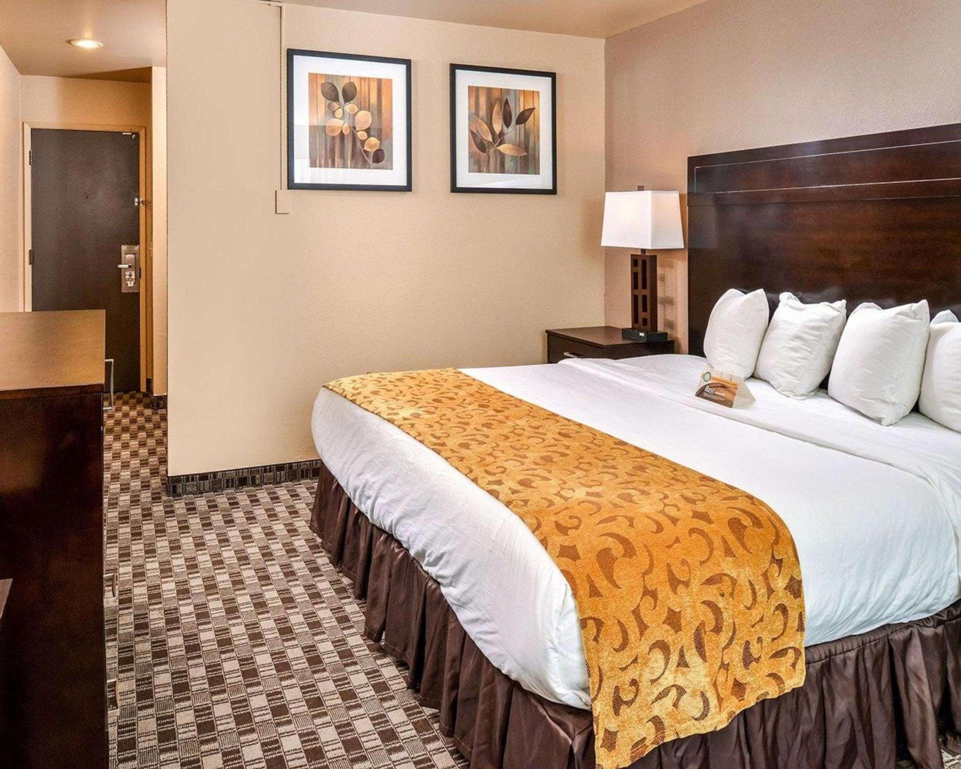 Clarion Pointe Kent - Seattle South photo 14