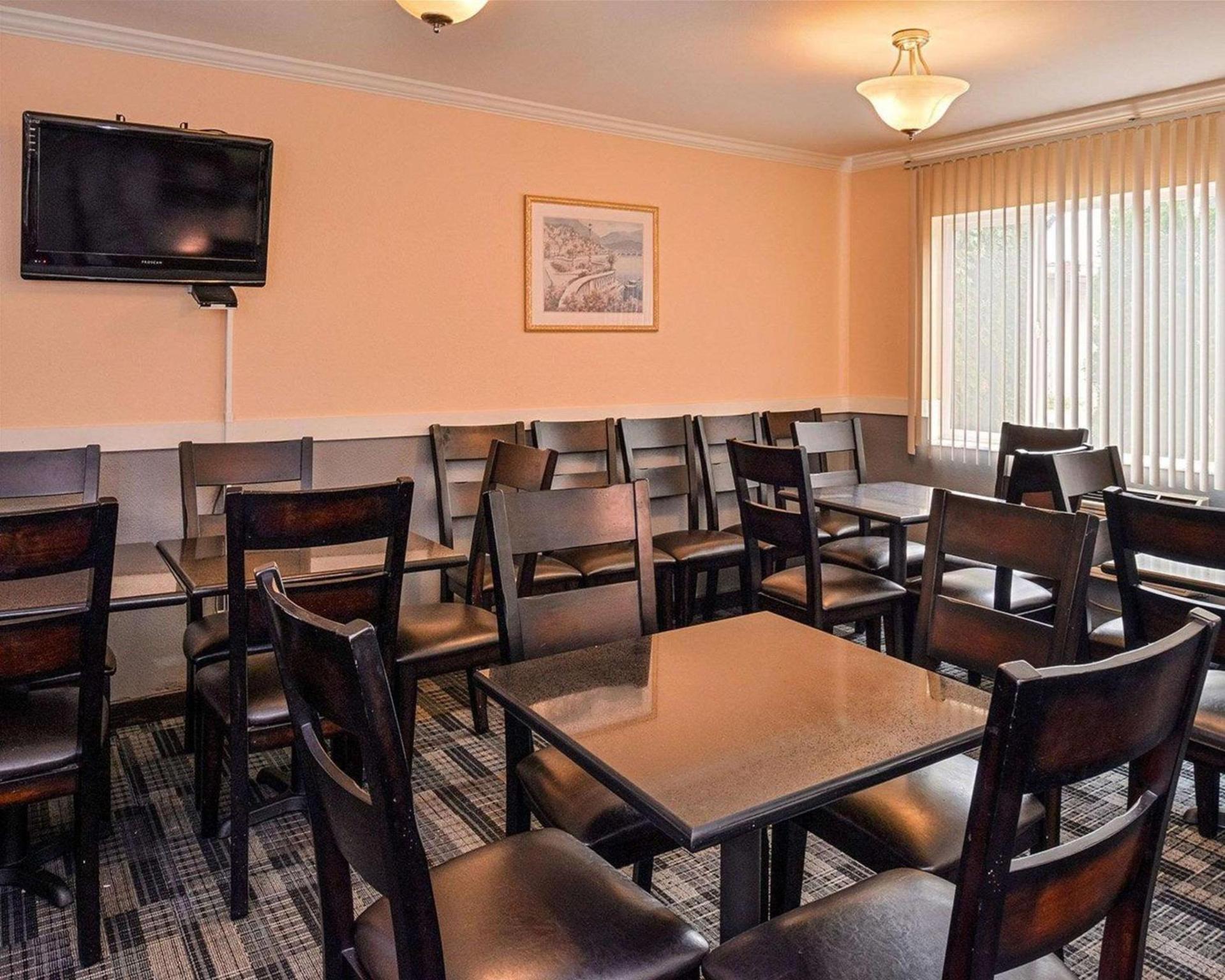 Clarion Pointe Kent - Seattle South photo 23