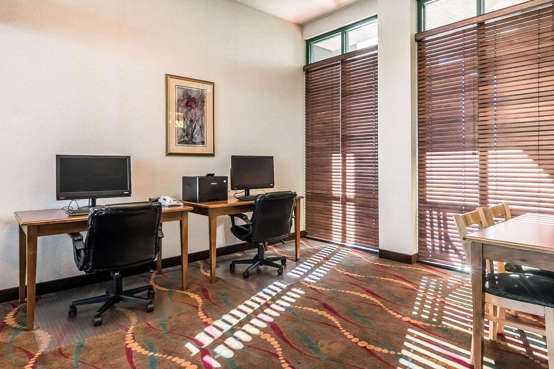 Clarion Suites at the Alliant Energy Center photo 18