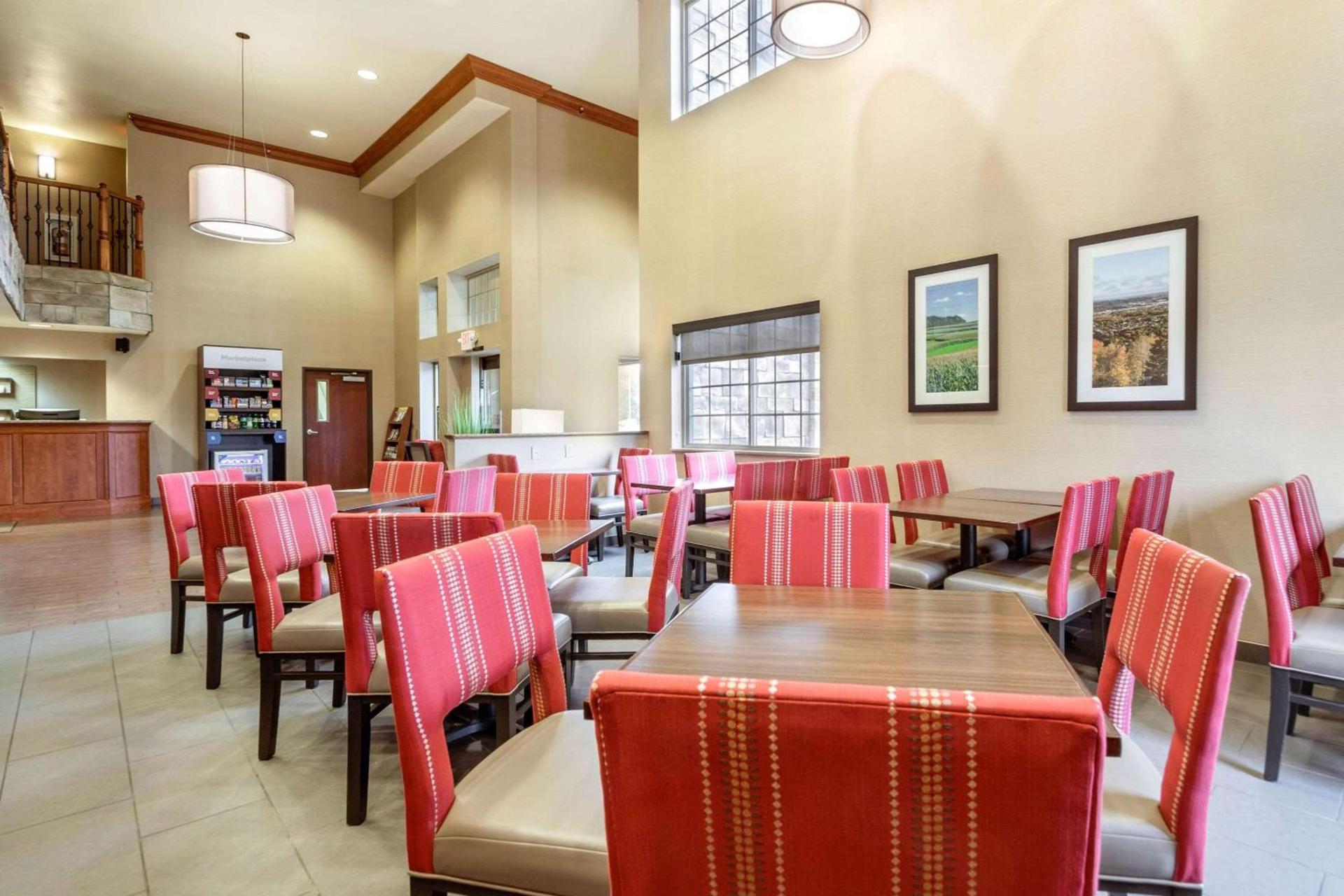Comfort Suites at Par 4 Resort photo 46