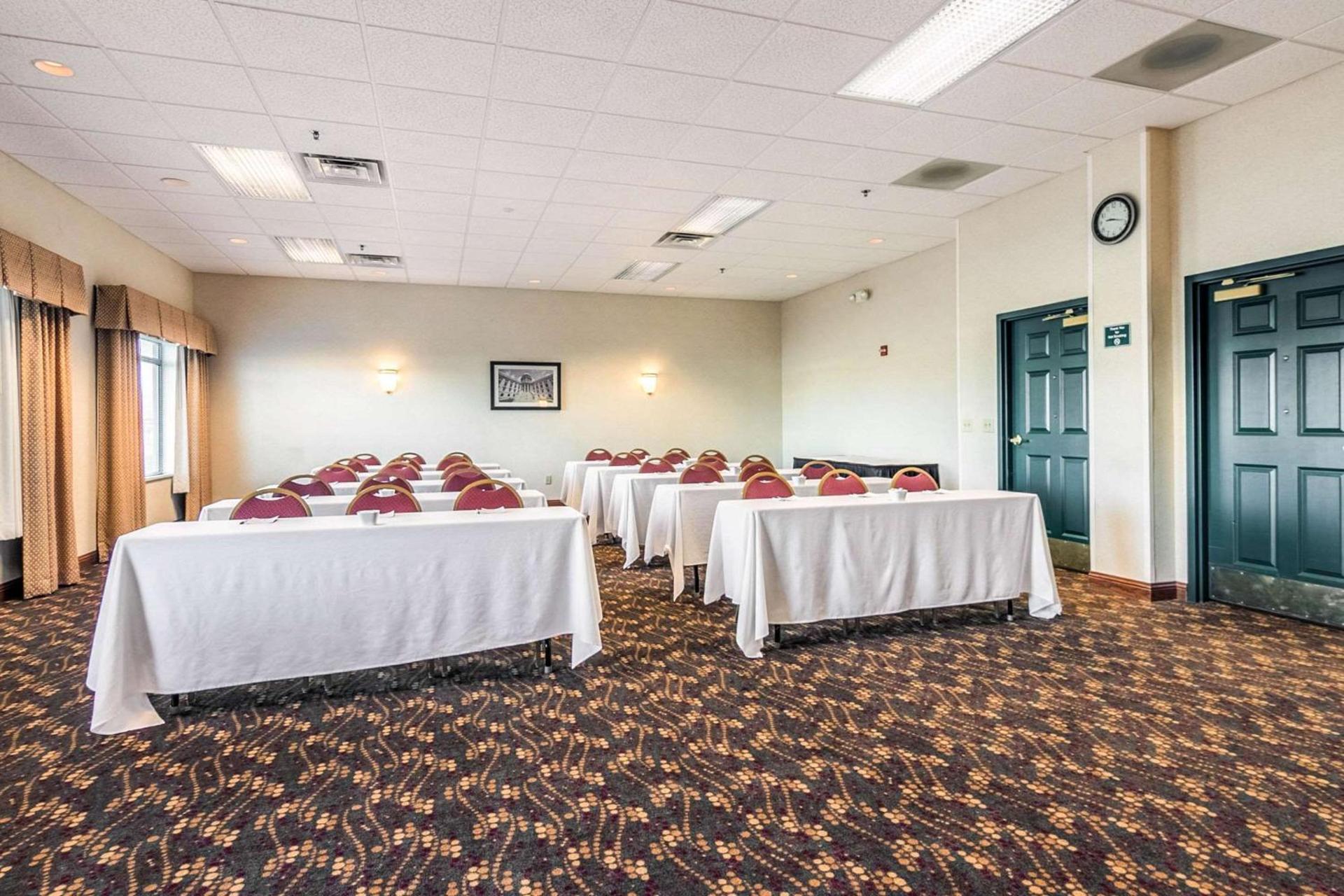 Clarion Suites at the Alliant Energy Center photo 17