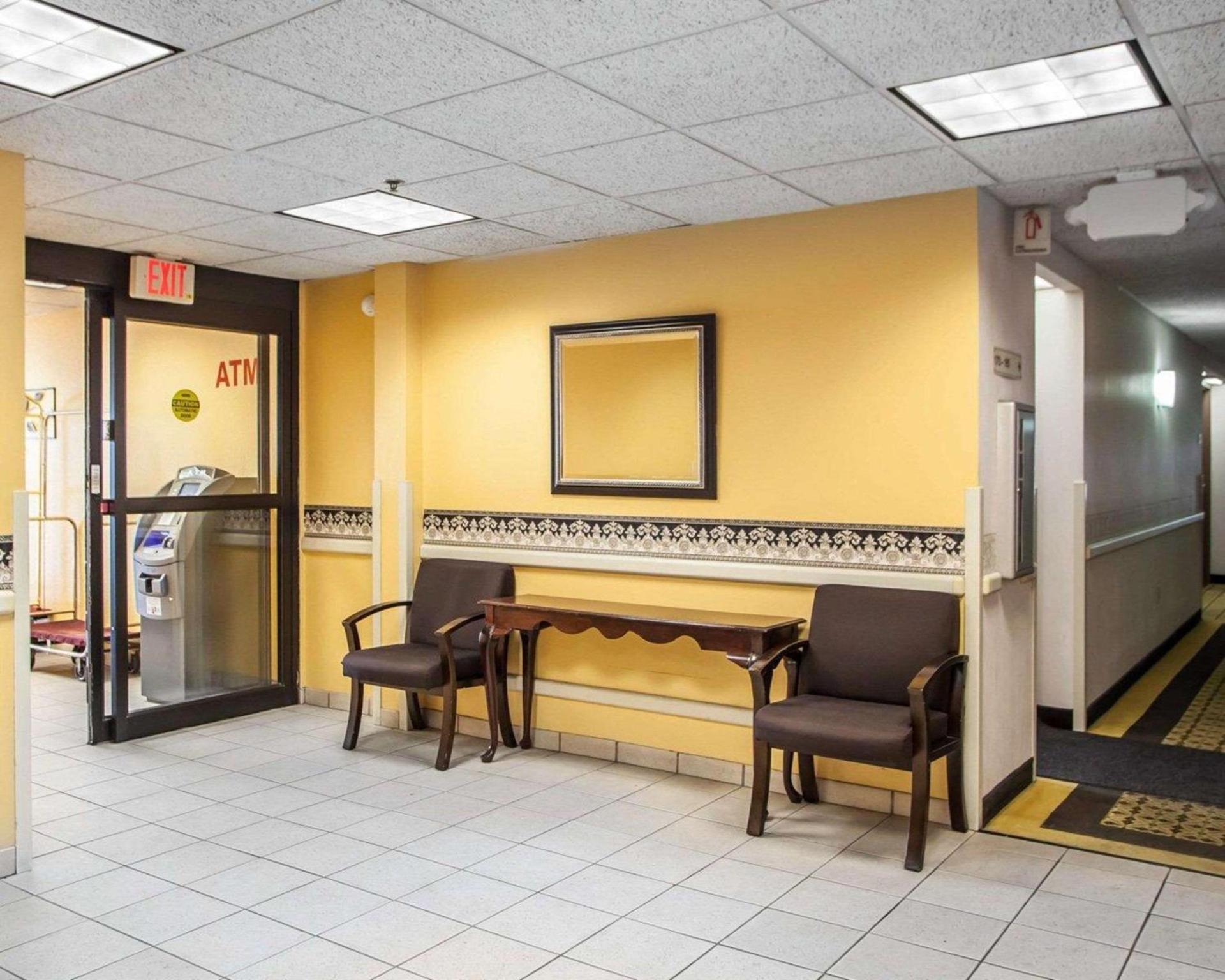 Rodeway Inn & Suites Milwaukee Airport photo 5