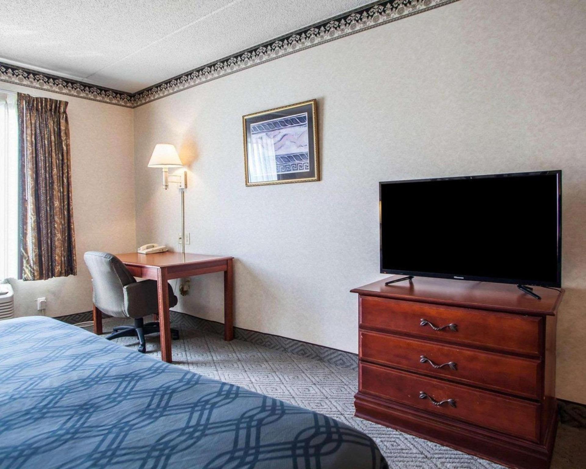 Rodeway Inn & Suites Milwaukee Airport photo 11