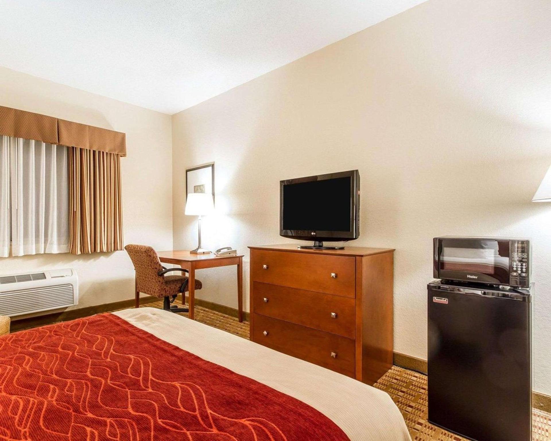 Quality Inn & Suites Eau Claire University Area photo 29