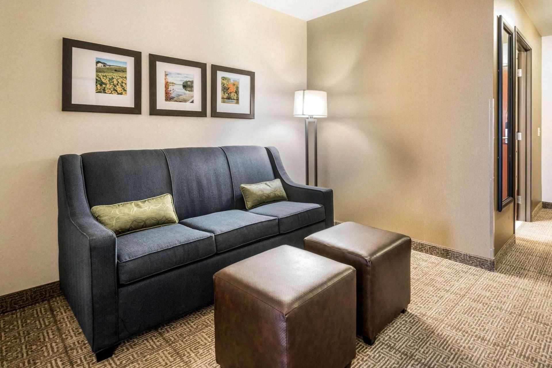 Comfort Suites at Par 4 Resort photo 15