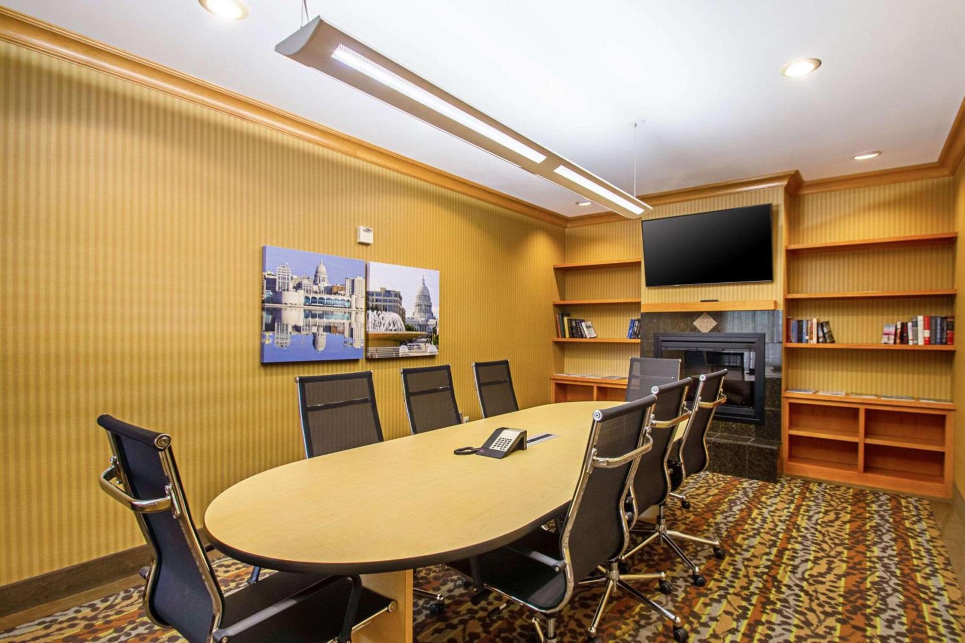Sleep Inn & Suites Madison - Monona photo 26