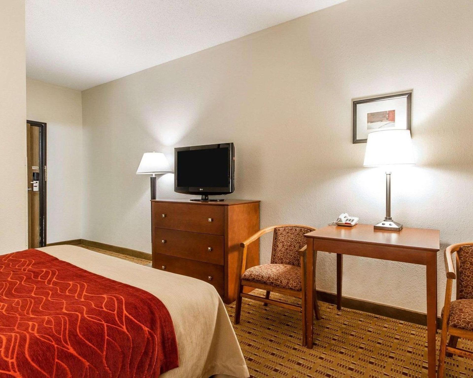 Quality Inn & Suites Eau Claire University Area photo 18