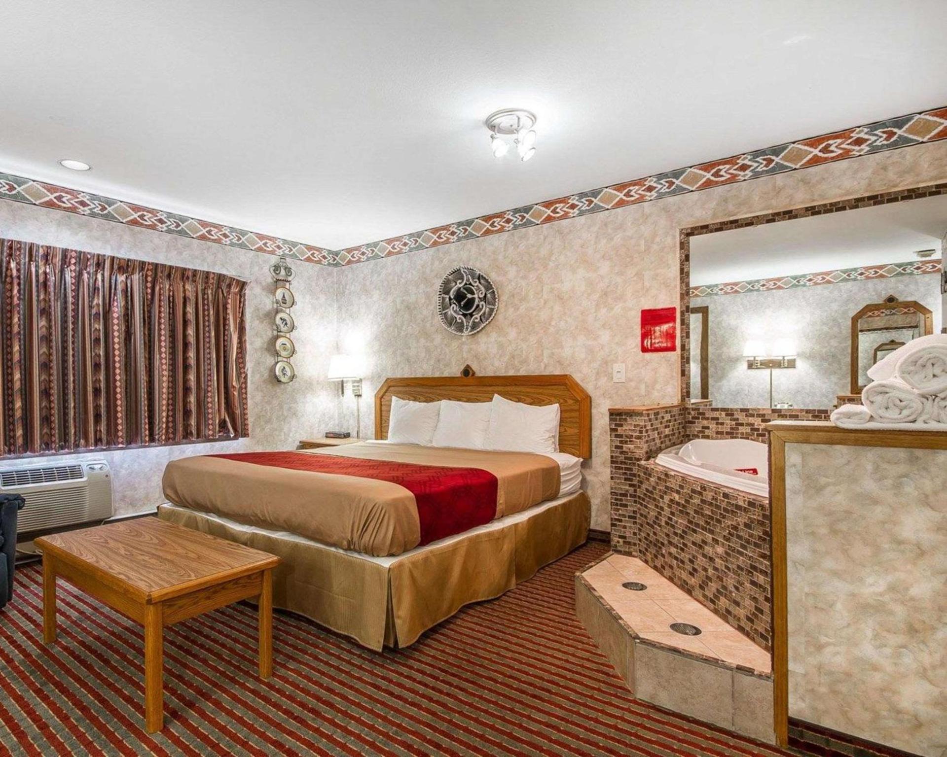 Rodeway Inn & Suites Madison East photo 3