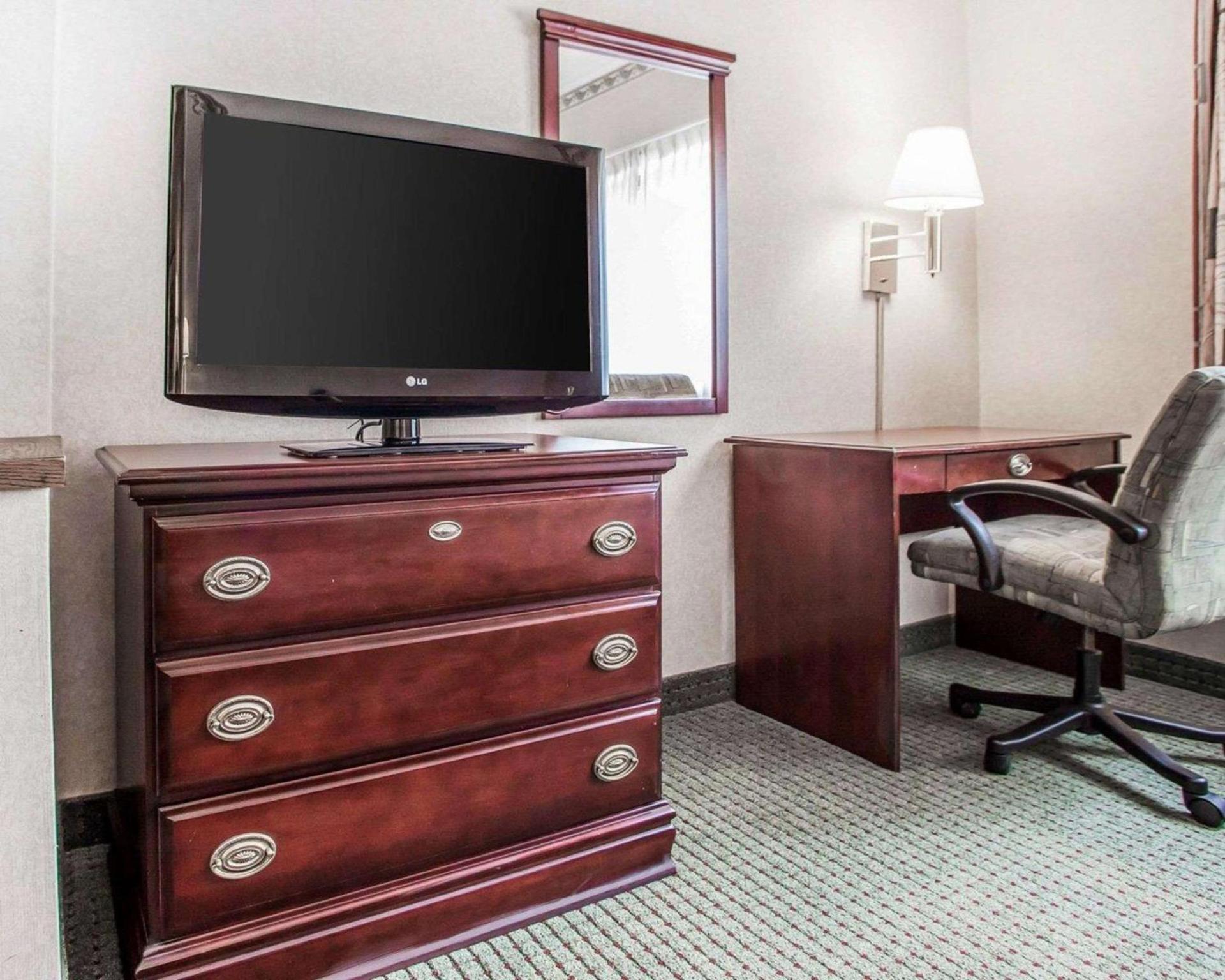 Quality Inn Beloit photo 9