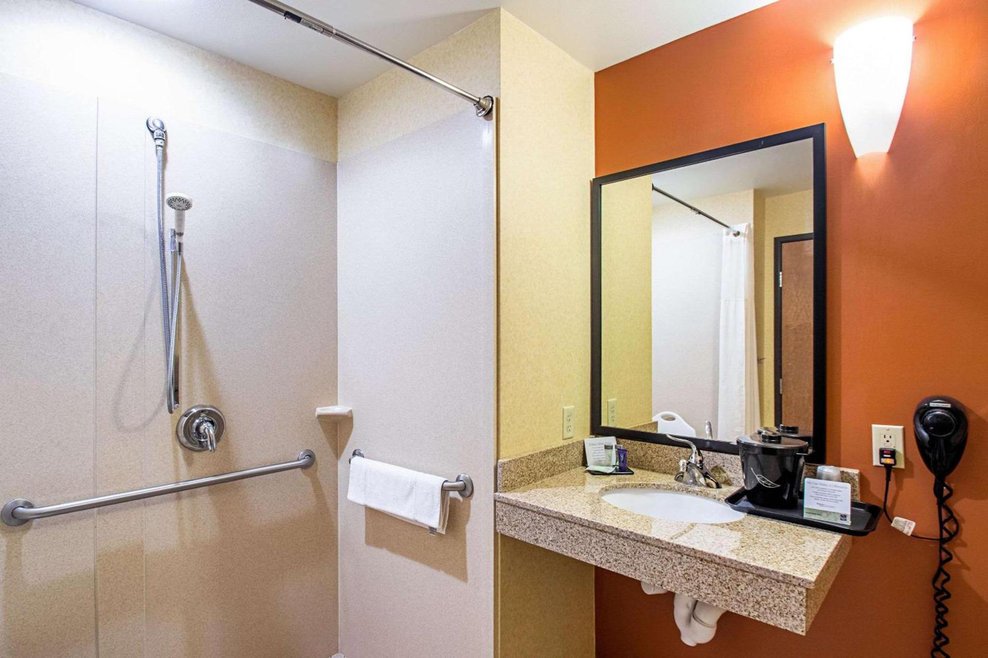 Sleep Inn & Suites Madison - Monona photo 8