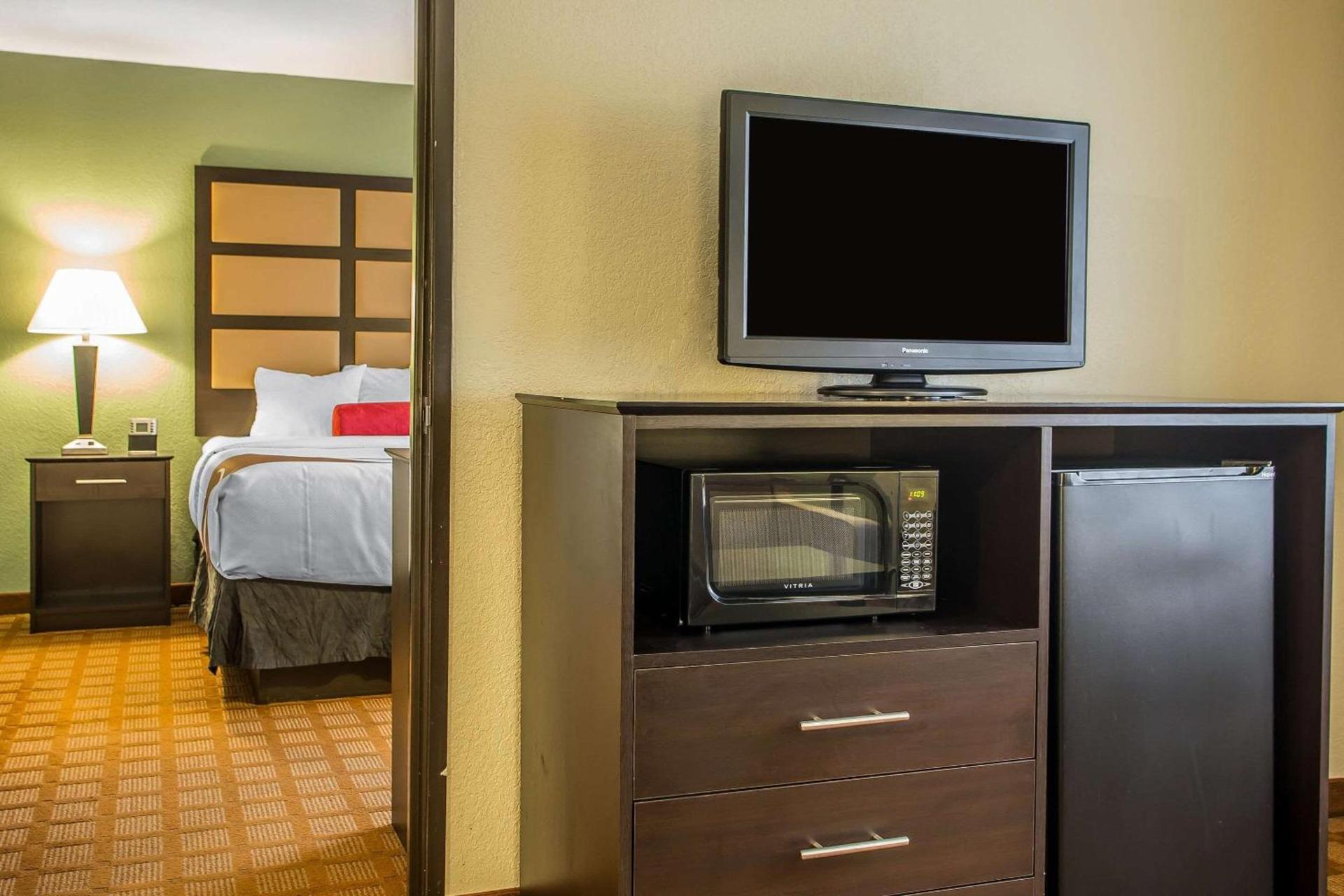 Quality Inn & Suites Marinette photo 39