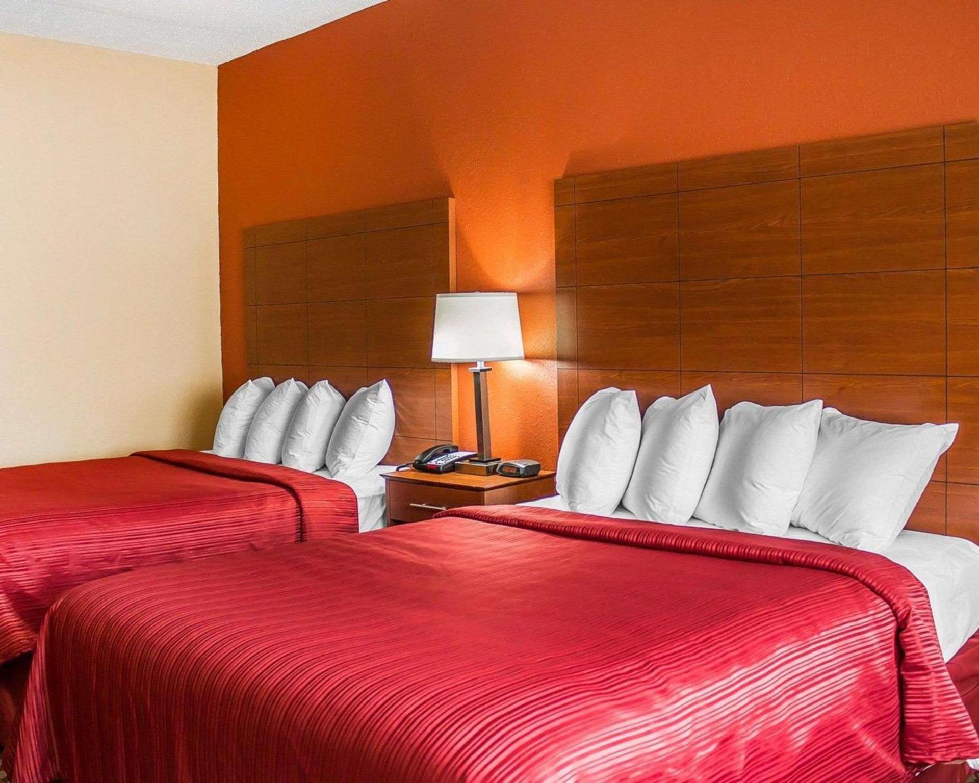 Quality Inn Manitowoc photo 17