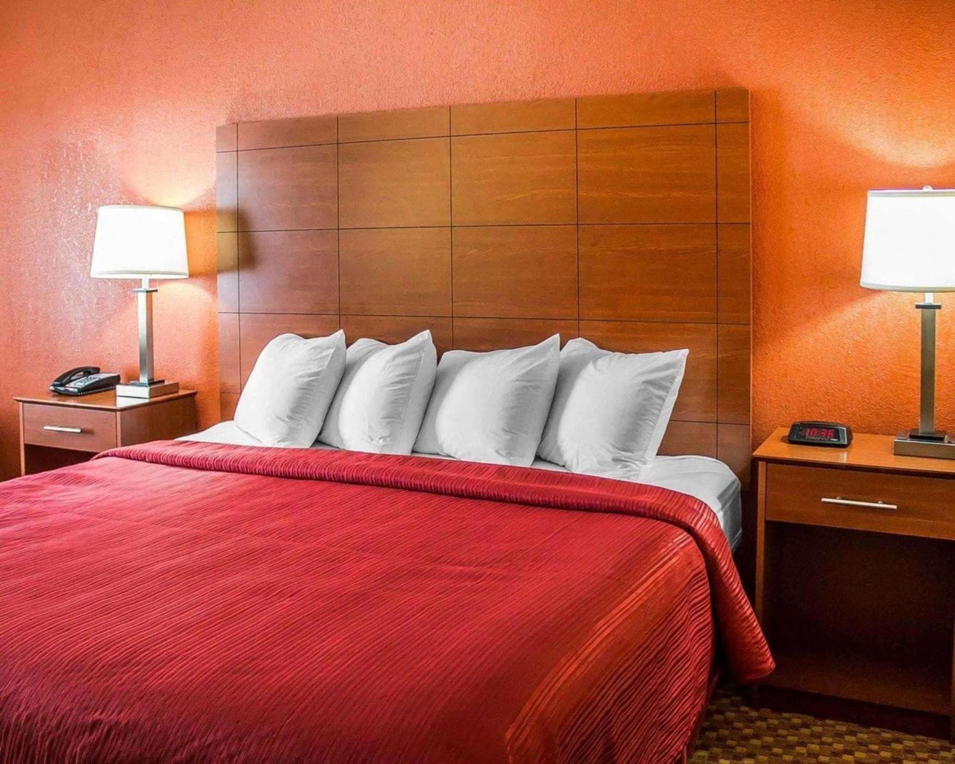 Quality Inn Manitowoc photo 18
