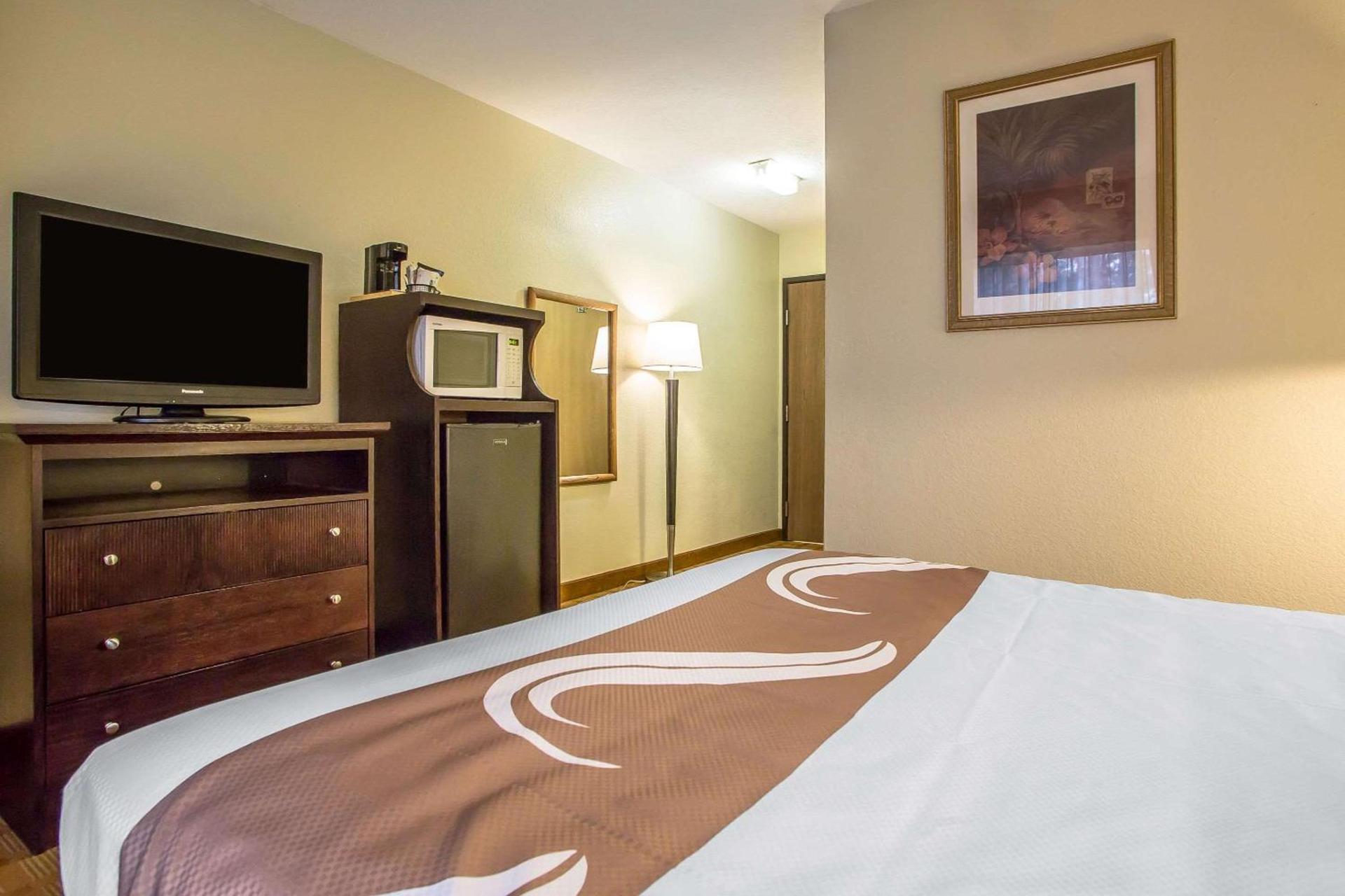 Quality Inn & Suites Marinette photo 11