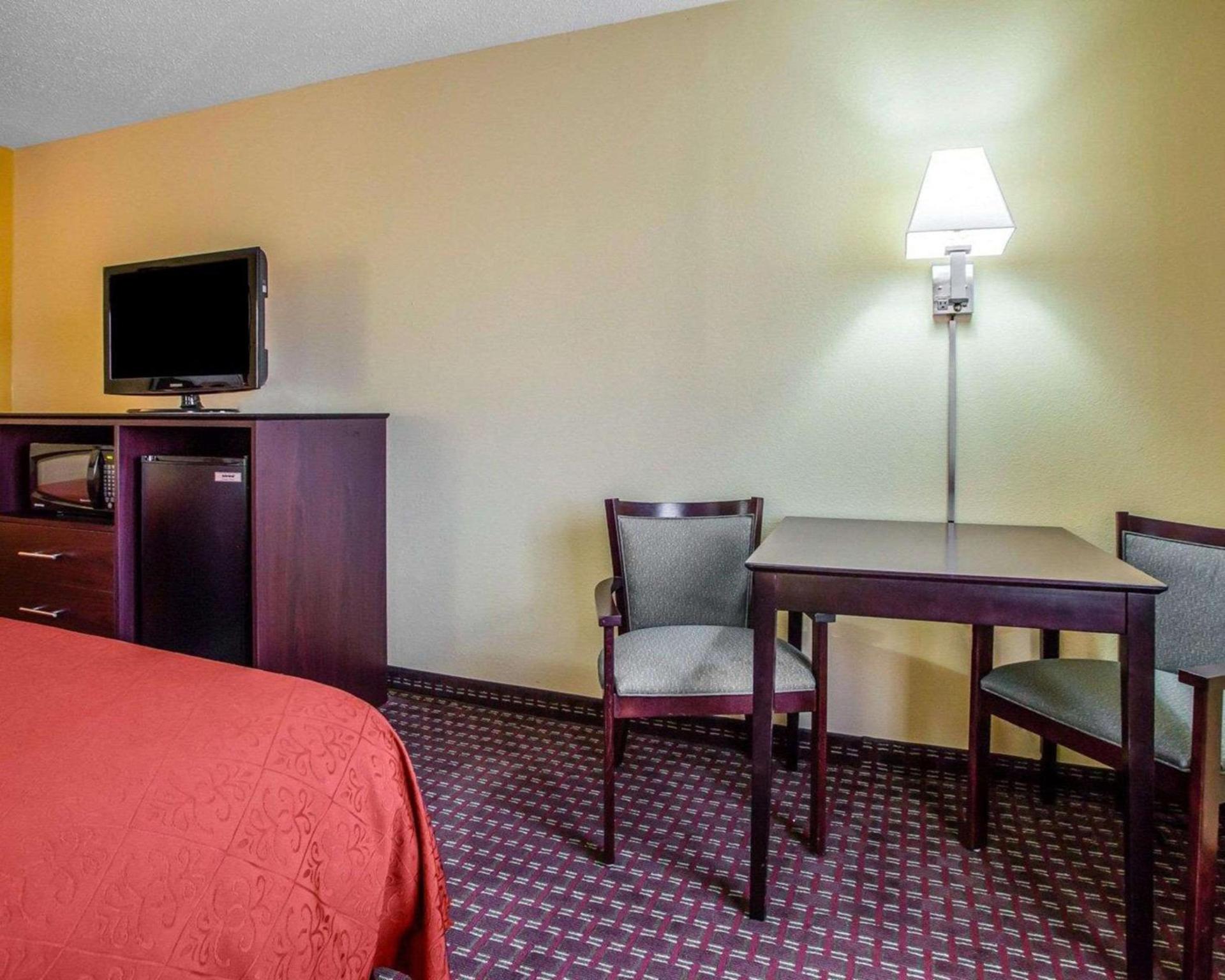 AmericInn by Wyndham Mosinee Central Wisconsin Airport photo 9