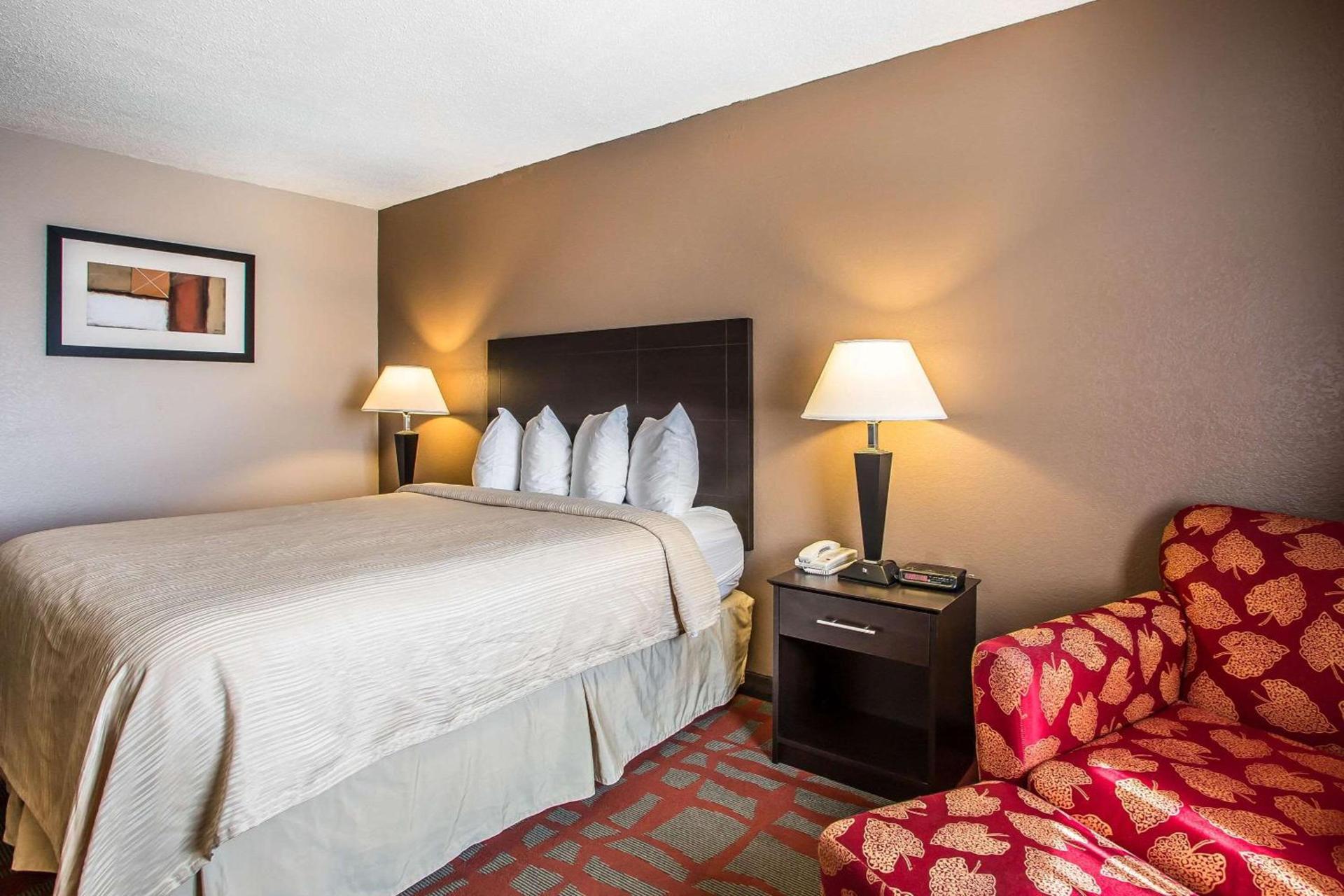 Quality Inn & Suites West Bend photo 13