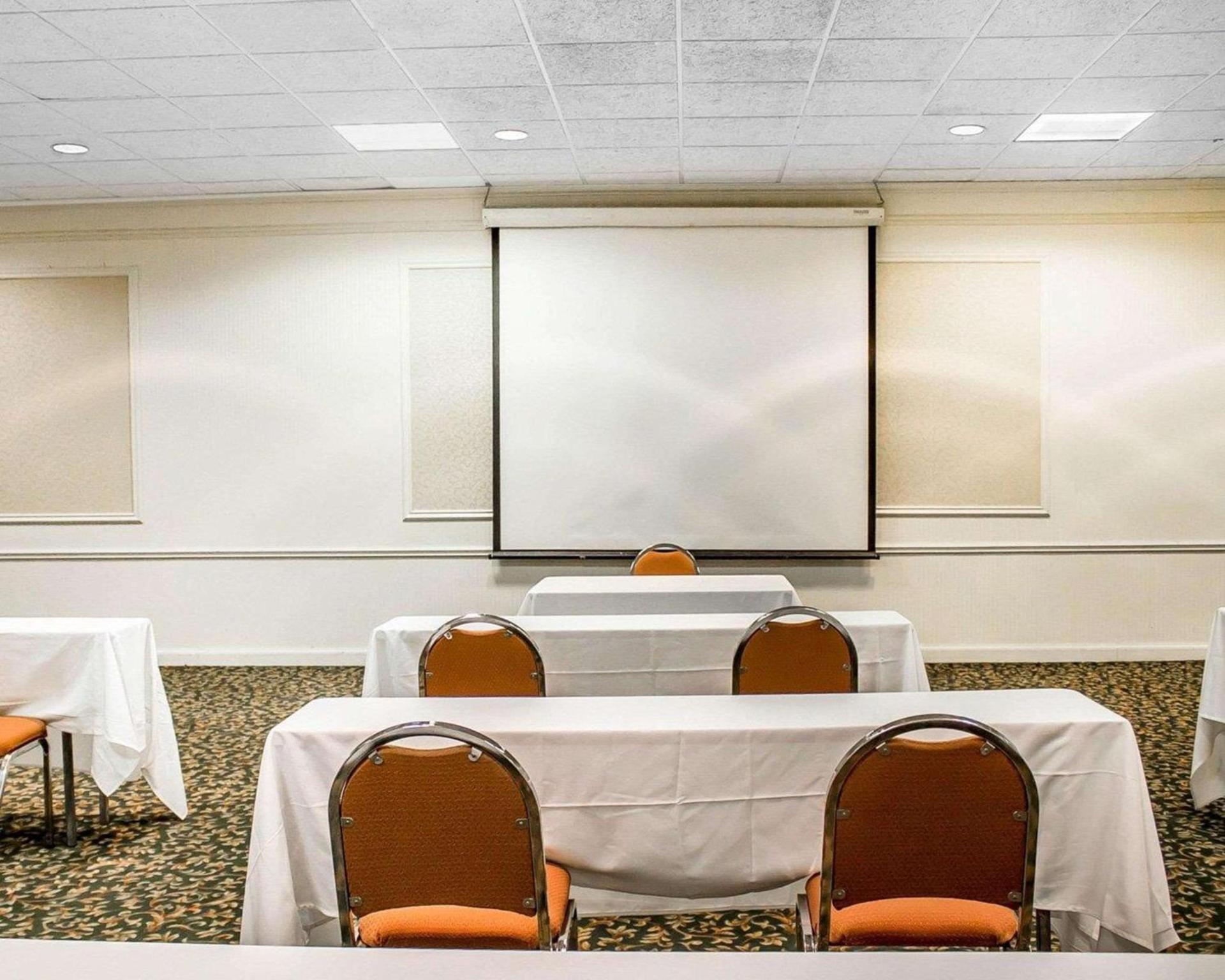 Quality Inn Rhinelander photo 30