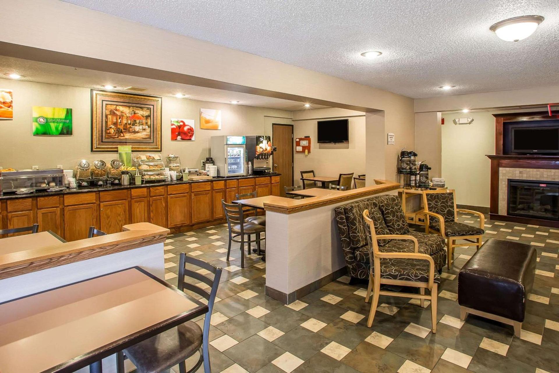 Quality Inn & Suites Marinette photo 46