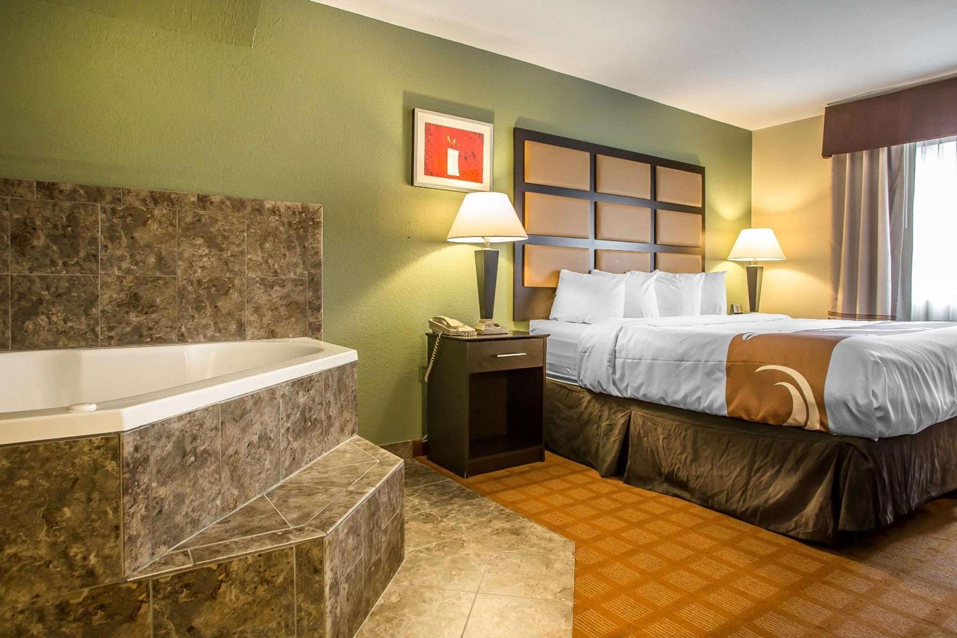 Quality Inn & Suites Marinette photo 17
