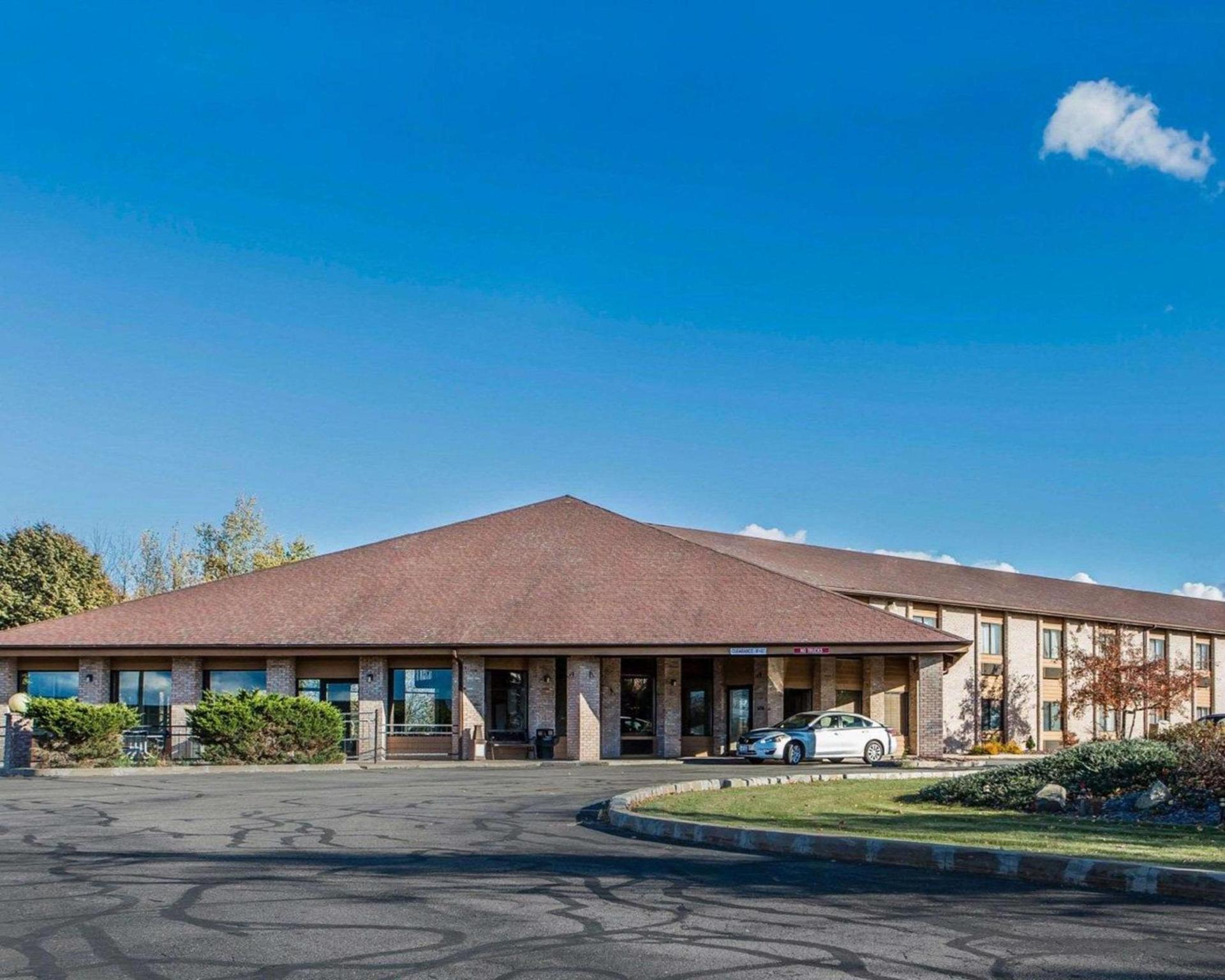 AmericInn by Wyndham Mosinee Central Wisconsin Airport photo 1