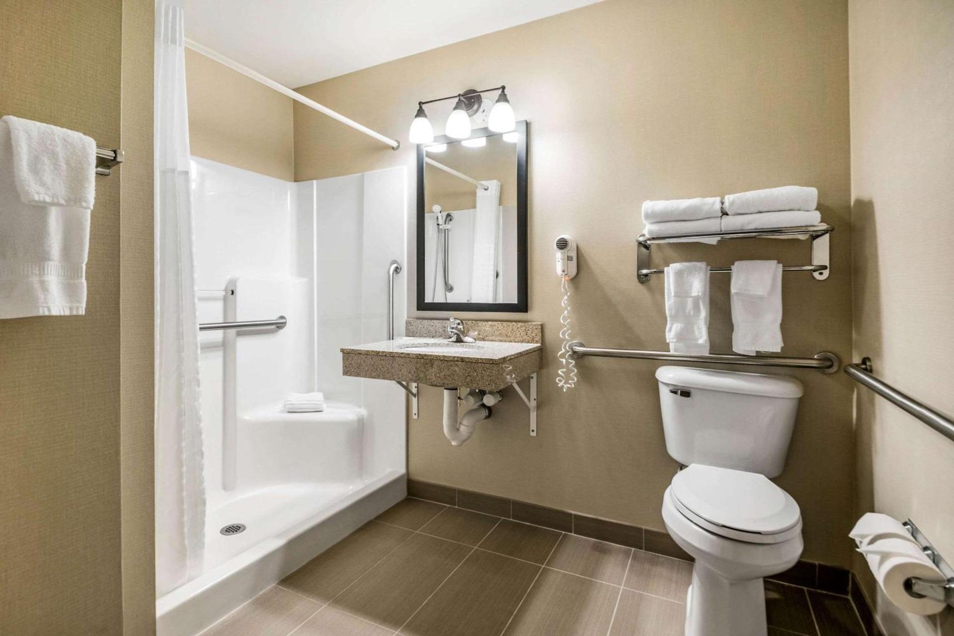 Comfort Suites at Par 4 Resort photo 6
